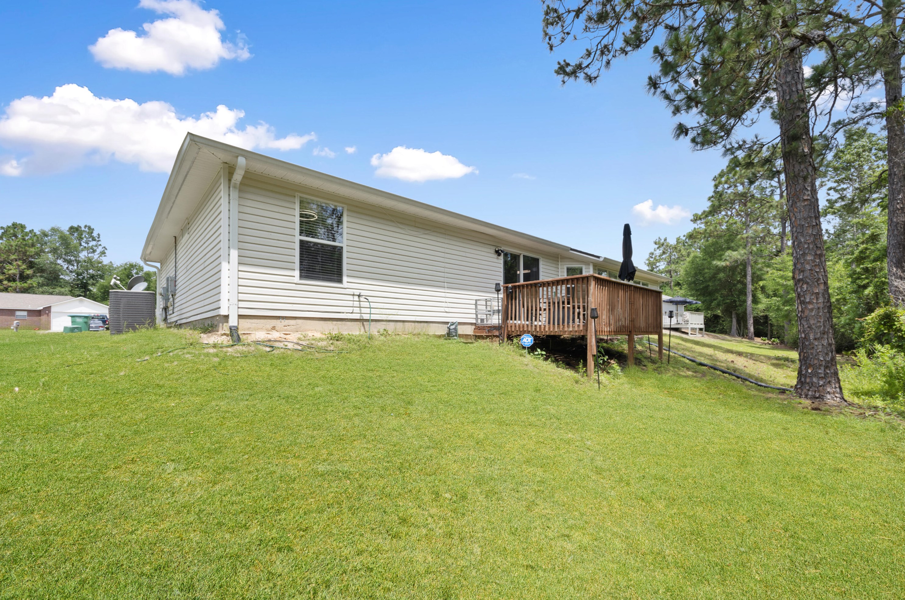 143 Sandstone Trl, Crestview FL  32539-5793 exterior