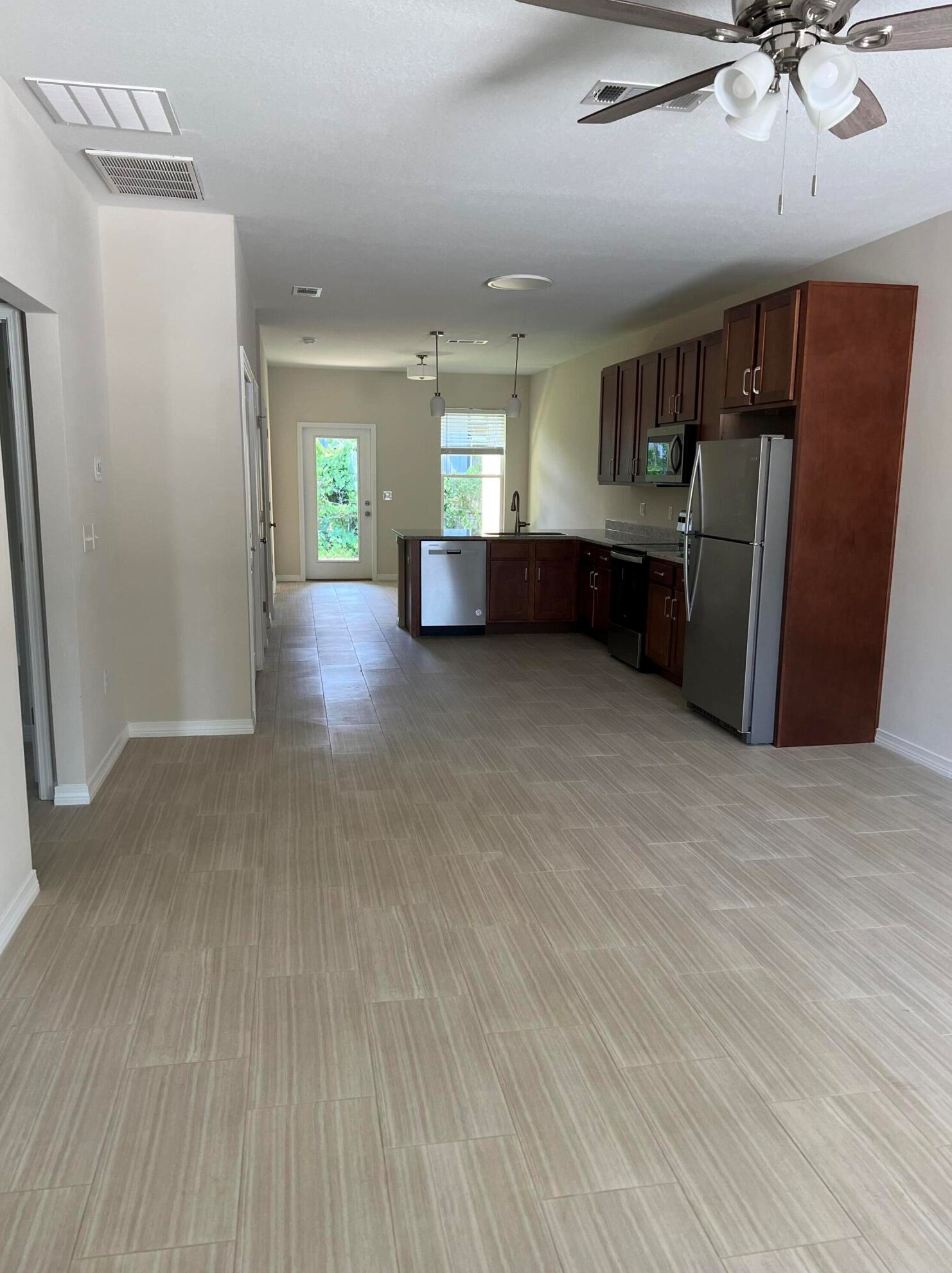 717 N Park Blvd N #a, Fort Walton Beach, FL 32547