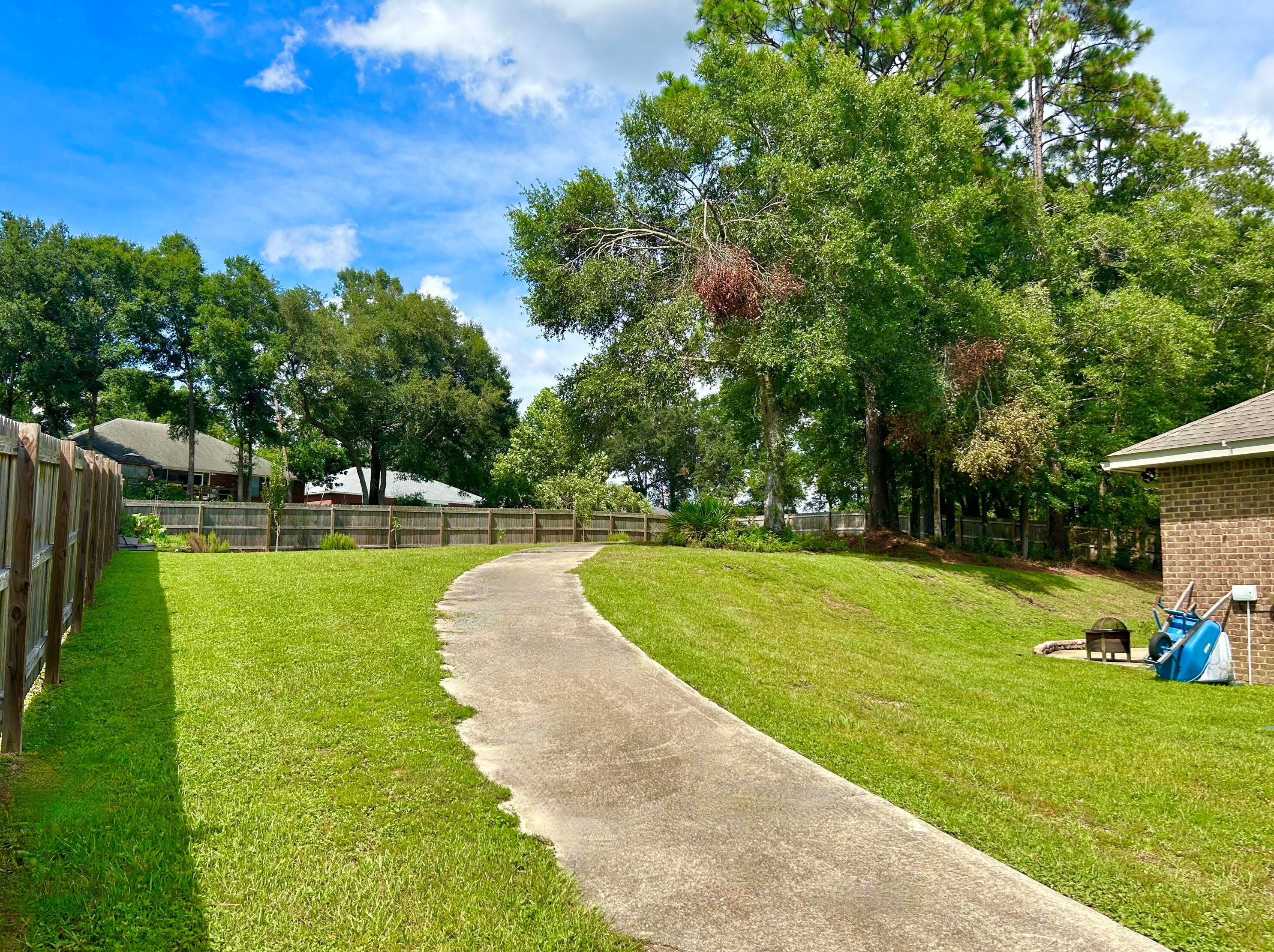 420 Shoal River Dr, Crestview FL  32539-8372 exterior