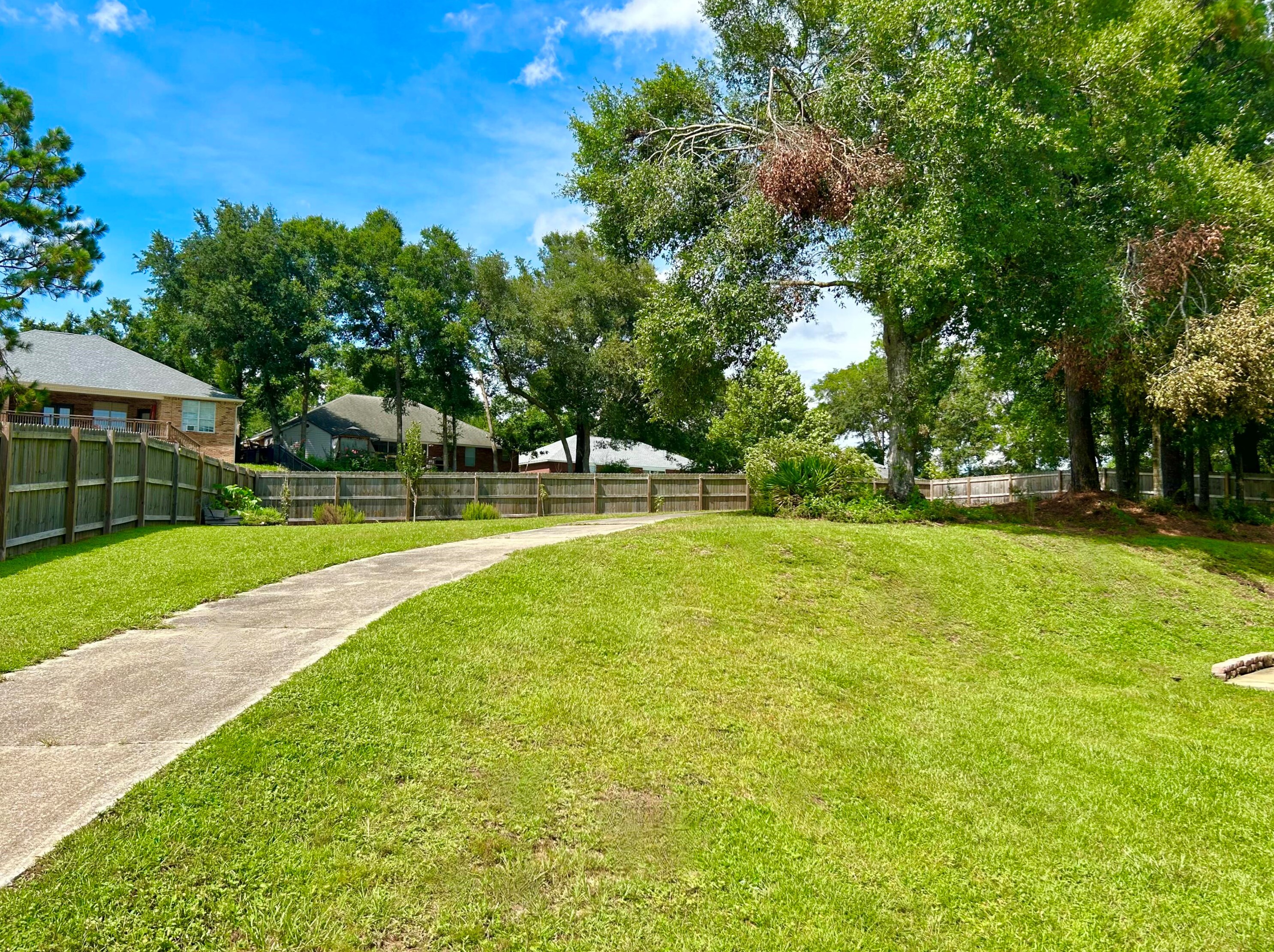 420 Shoal River Dr, Crestview FL  32539-8372 exterior