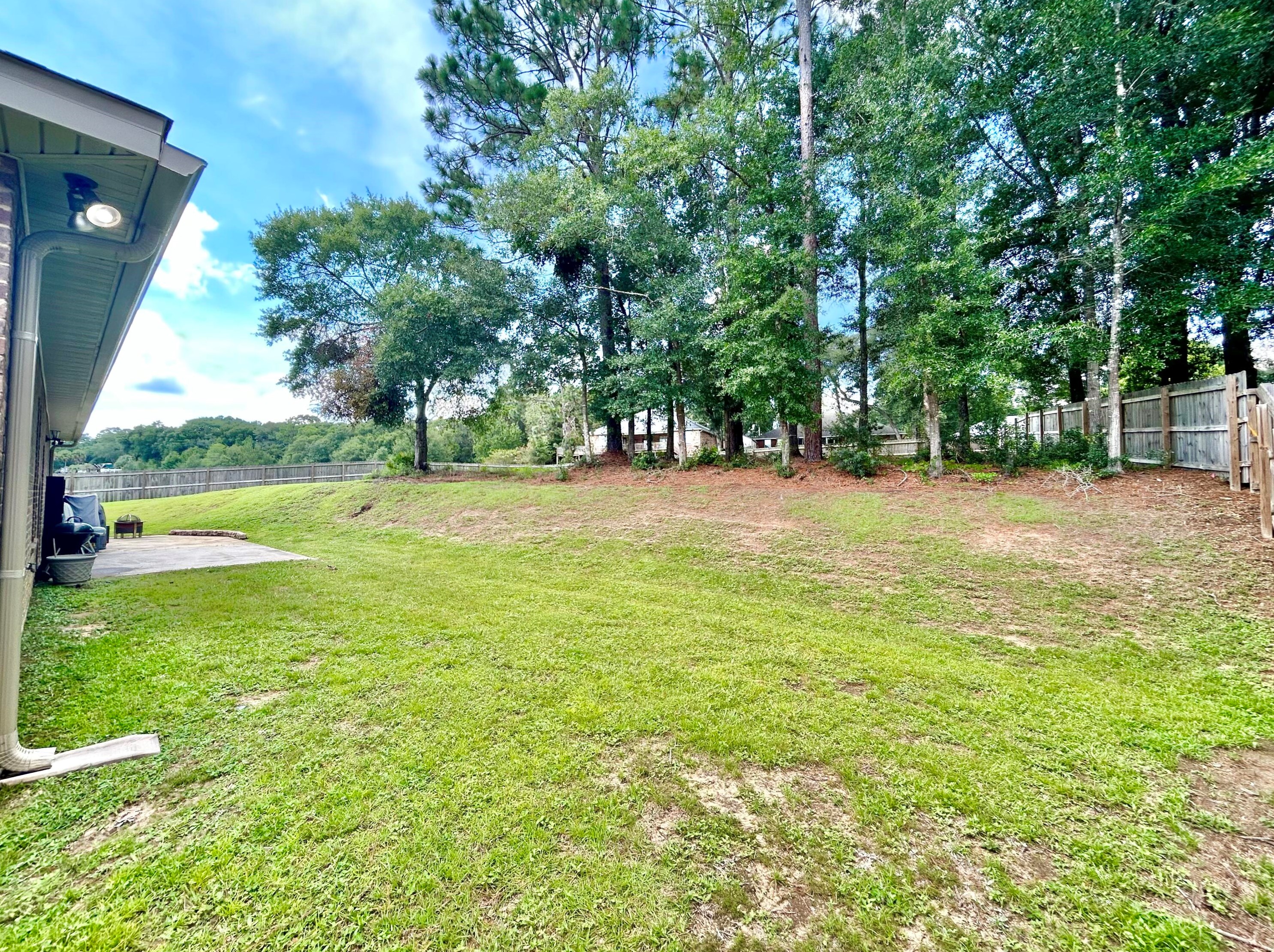 420 Shoal River Dr, Crestview FL  32539-8372 exterior