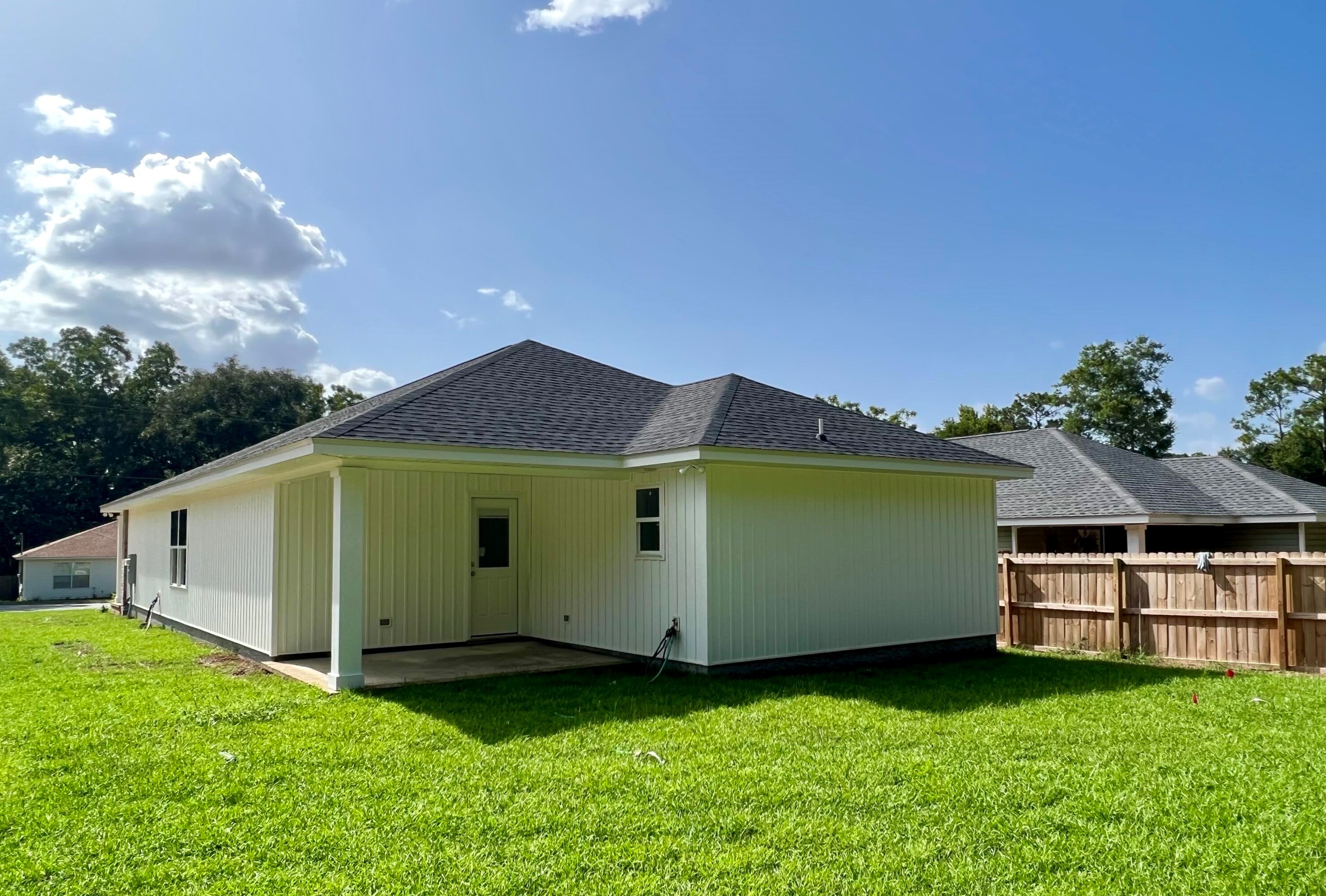 5157 Lake Dr, Crestview, FL 32539