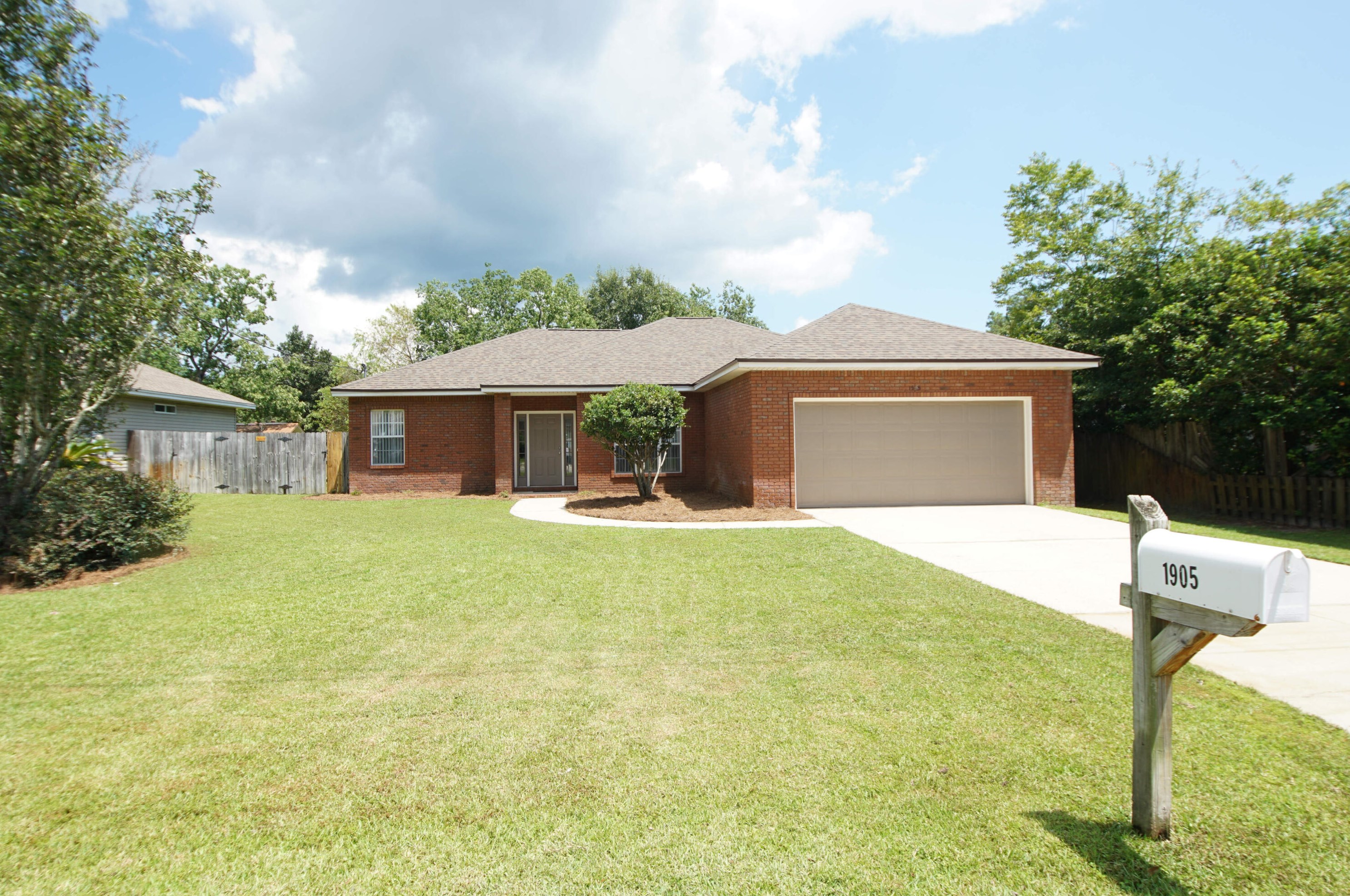1905 Oak Ave, Niceville, FL 32578-3611