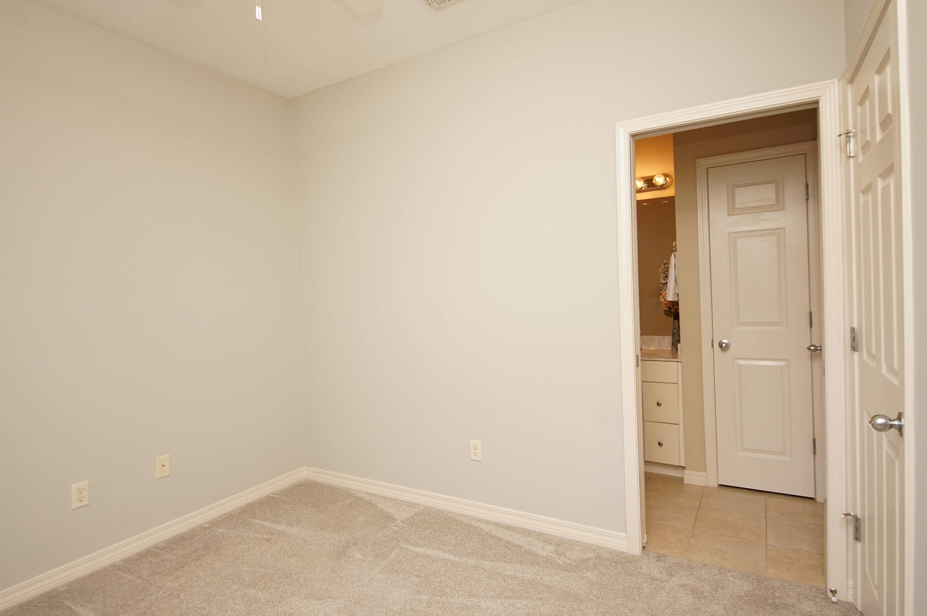 1905 Oak Ave, Niceville FL  32578-3611 exterior