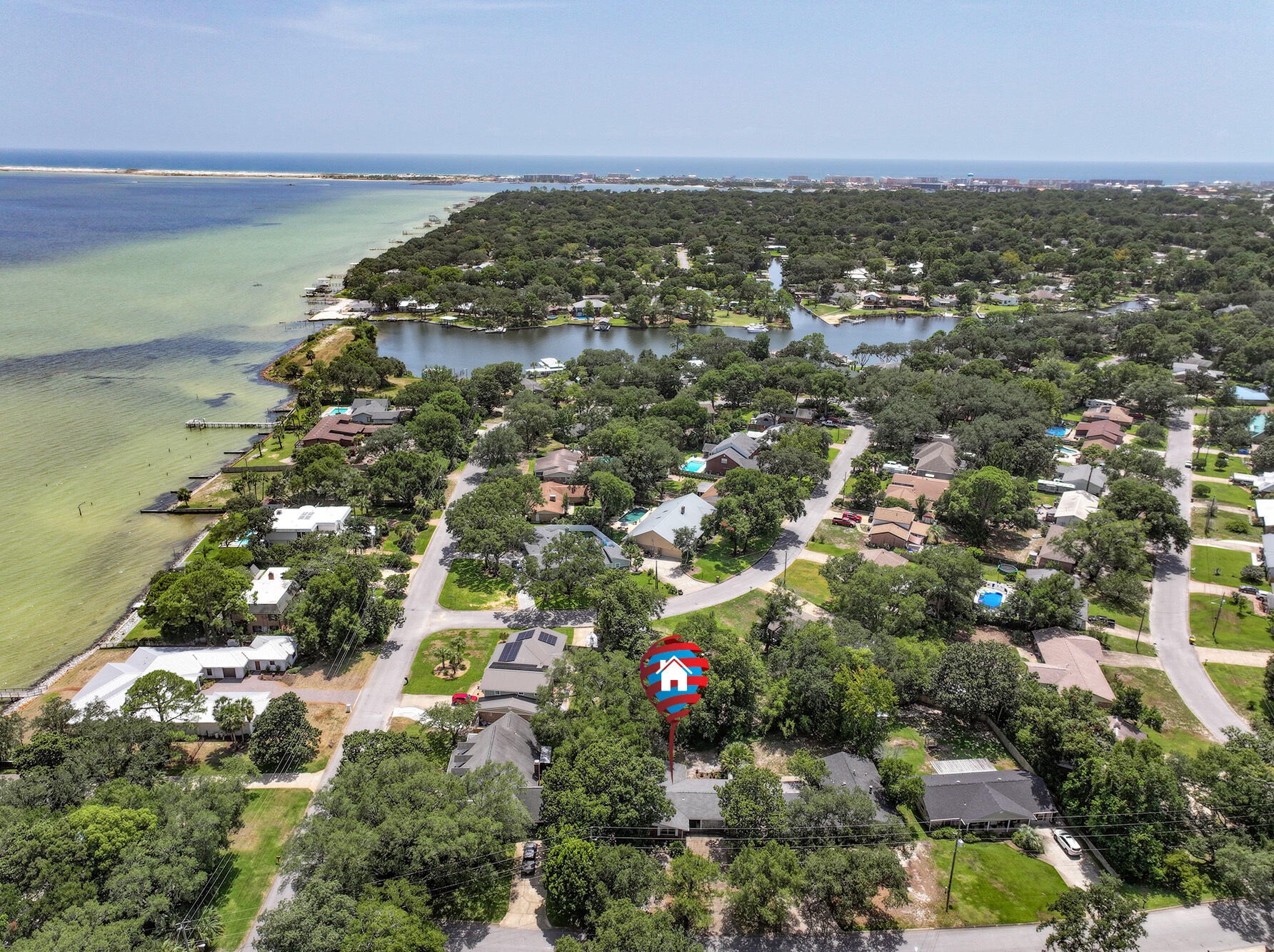 334 Yacht Club Dr, Fort Walton Beach, FL 32548-6439