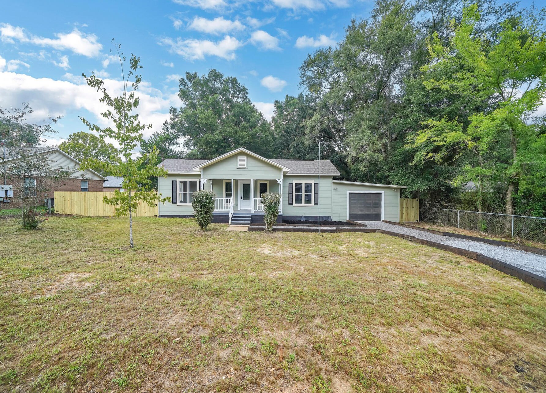 658 Lee Ave, Crestview, FL 32539