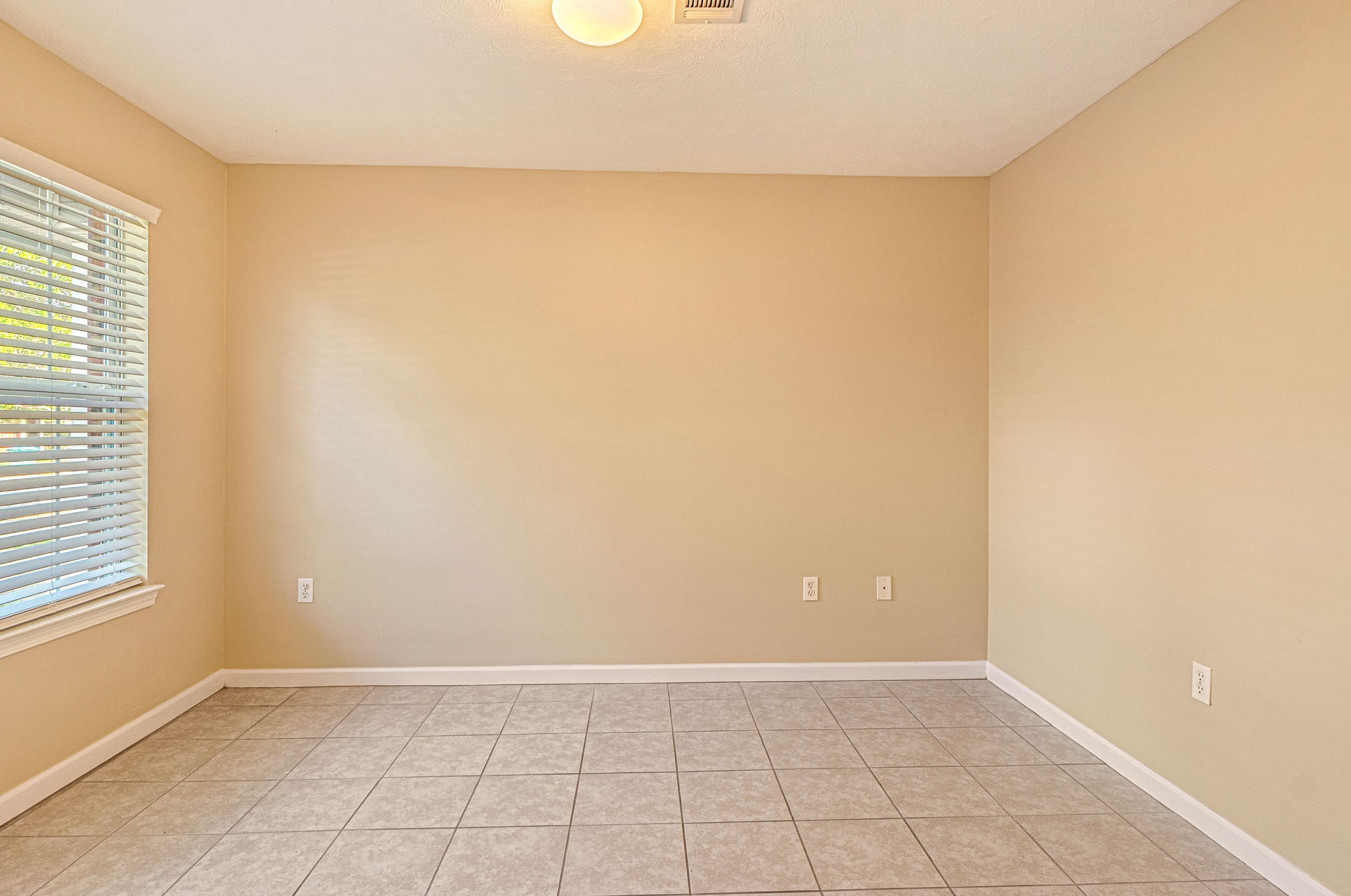 205 Swaying Pine Ct, Crestview FL  32539-4355 exterior
