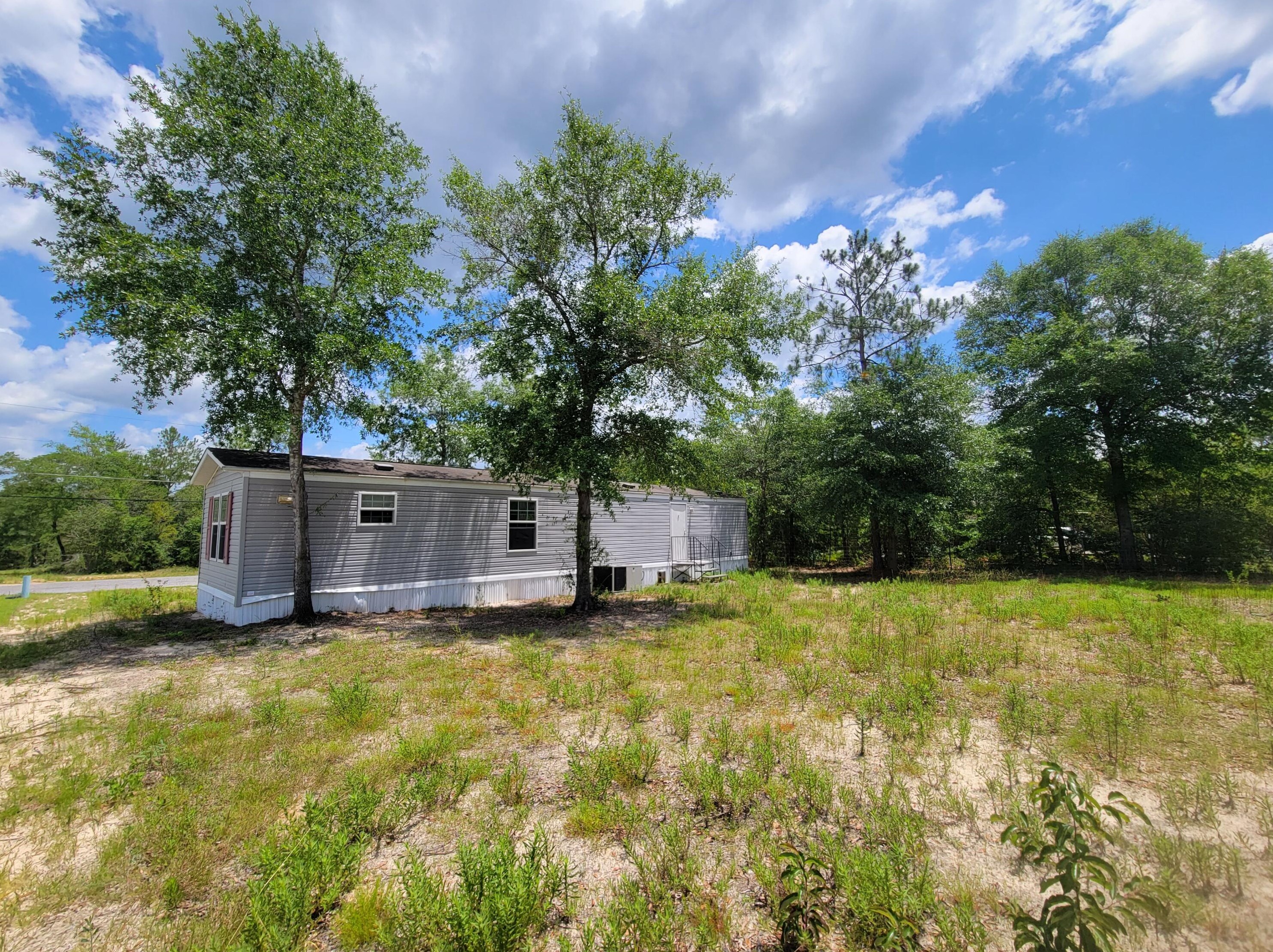 87 Pinetree Ln, Defuniak Springs, FL 32433