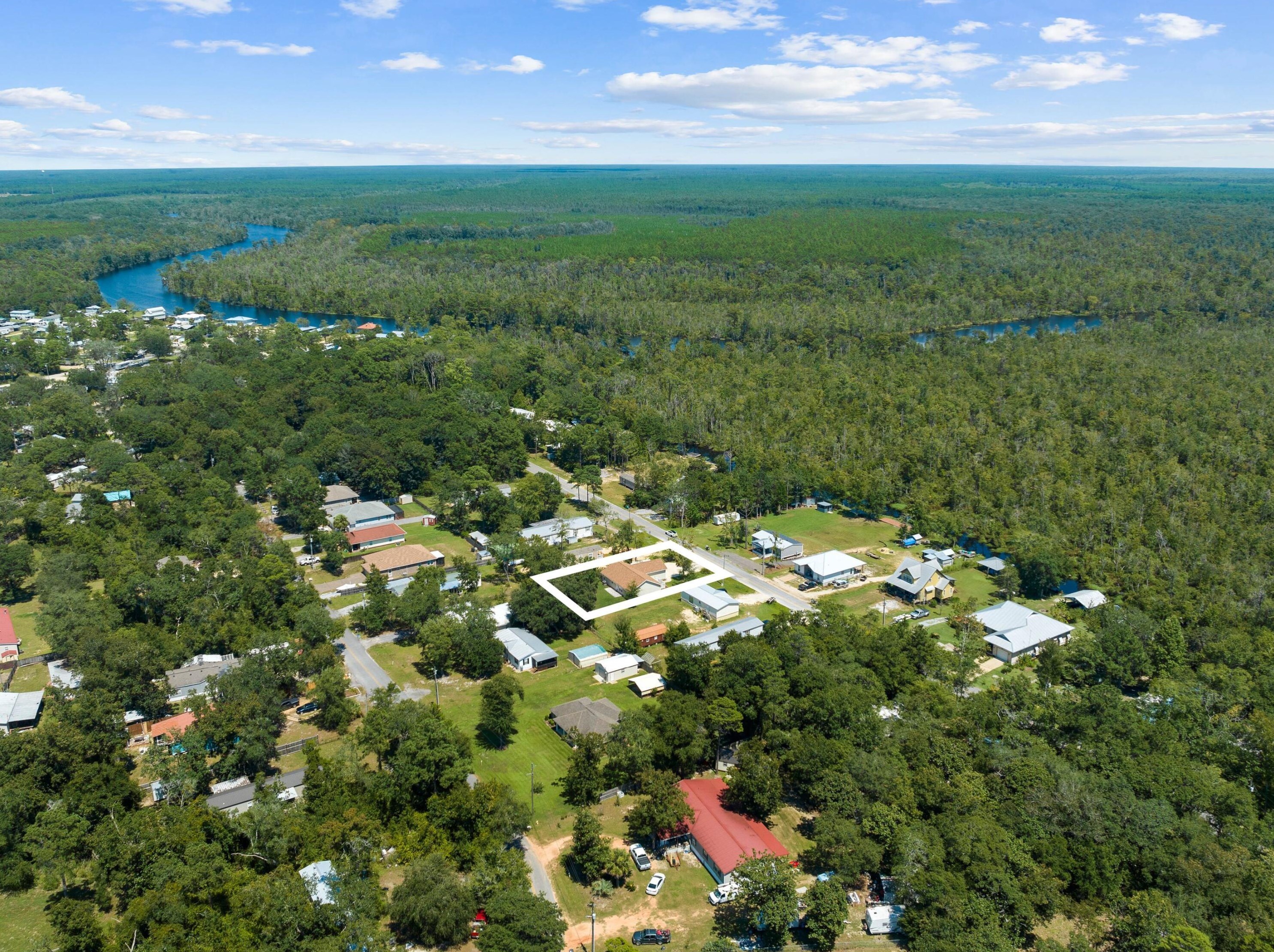 475 Stillwater Rd, Freeport, FL 32439