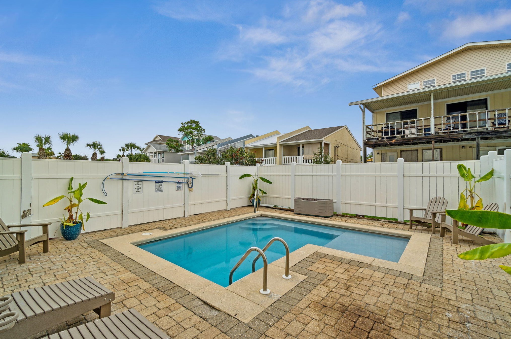 7420 Thomas Dr, Panama City FL 32408-4001 exterior