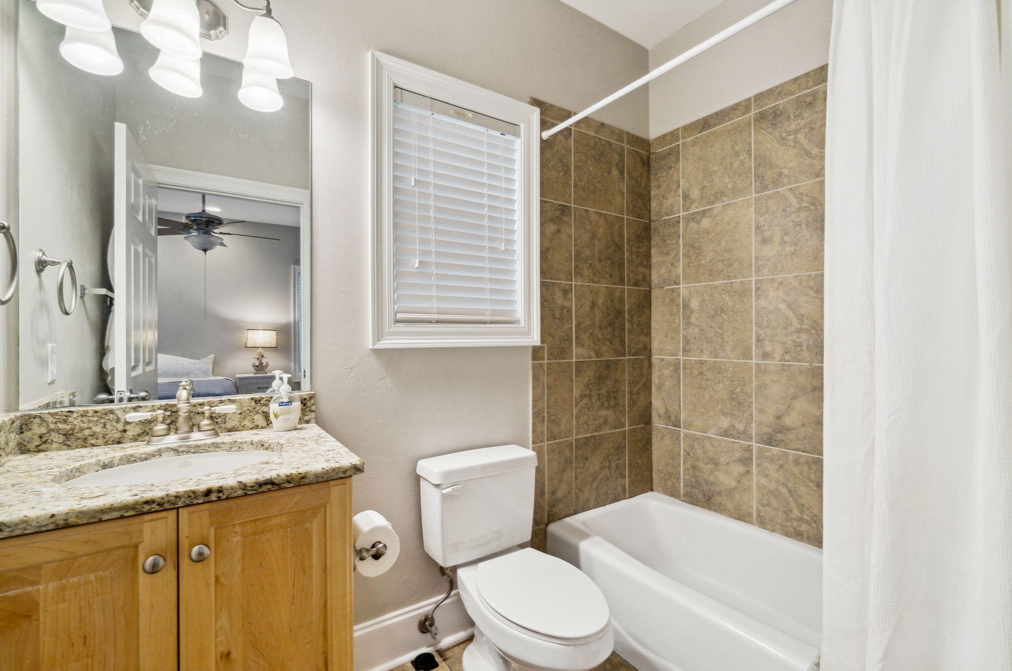 7420 Thomas Dr, Panama City FL 32408-4001 exterior