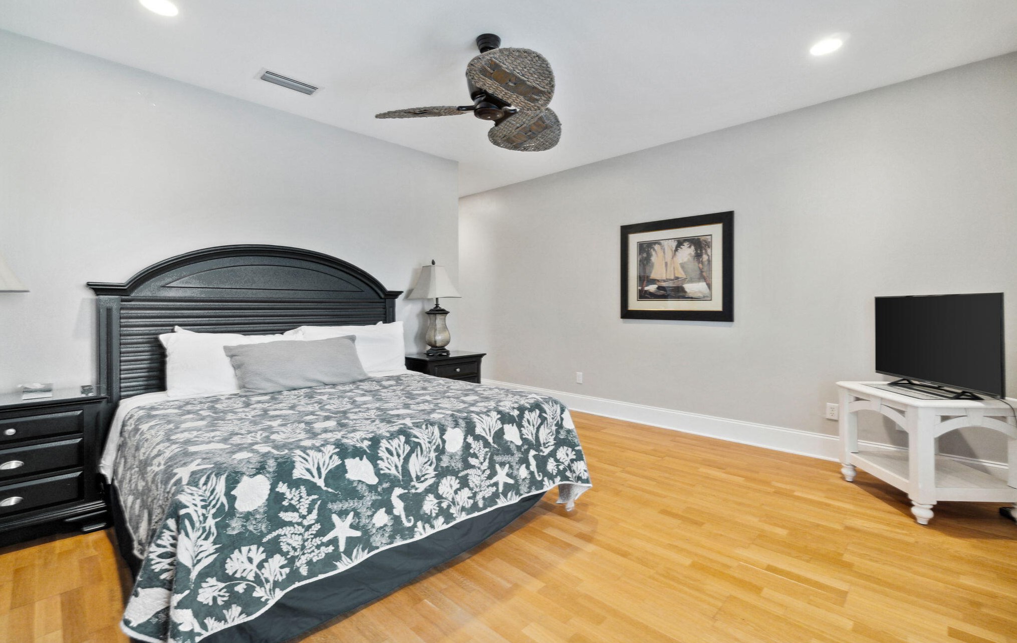 7420 Thomas Dr, Panama City FL 32408-4001 exterior