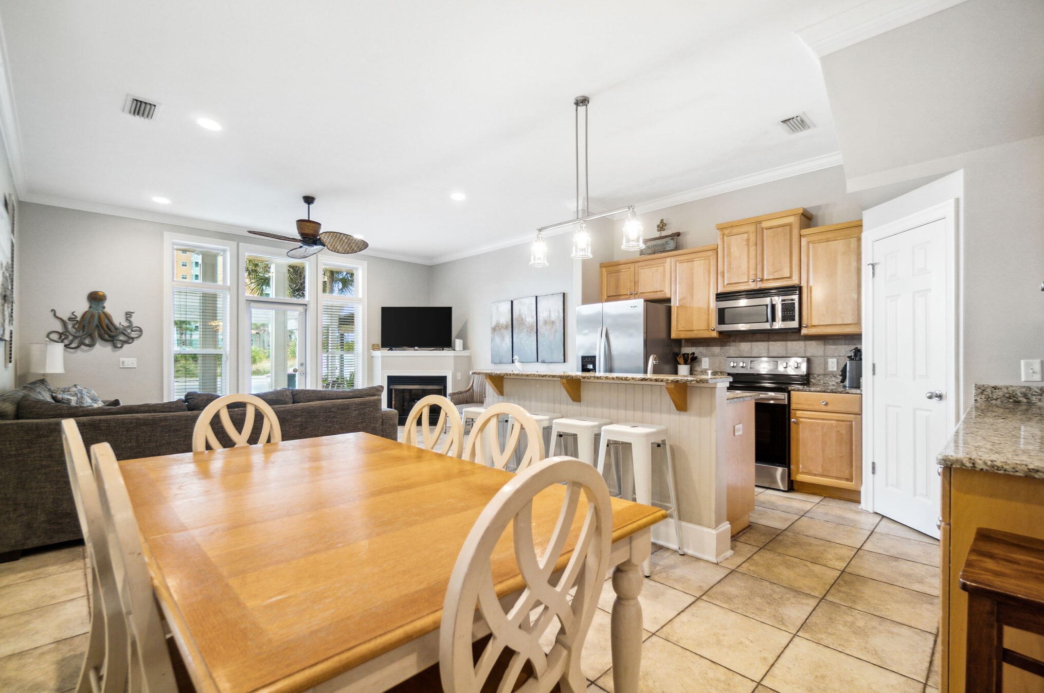 7420 Thomas Dr, Panama City FL 32408-4001 exterior