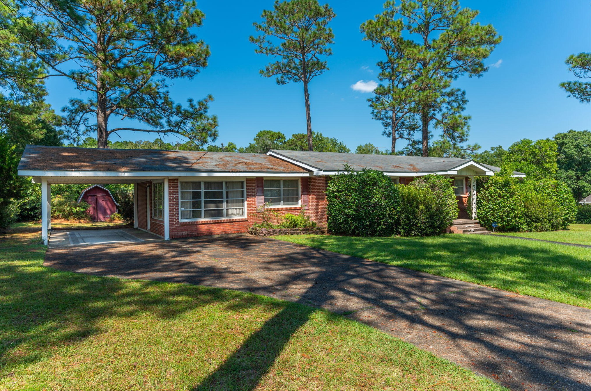 73 Oaklawn Sq, Defuniak Springs, FL 32435