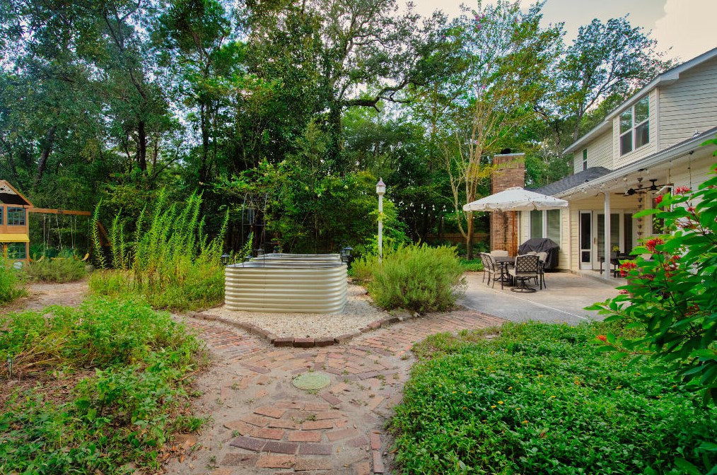 821 Weeden Island Dr, Niceville FL  32578-3724 exterior