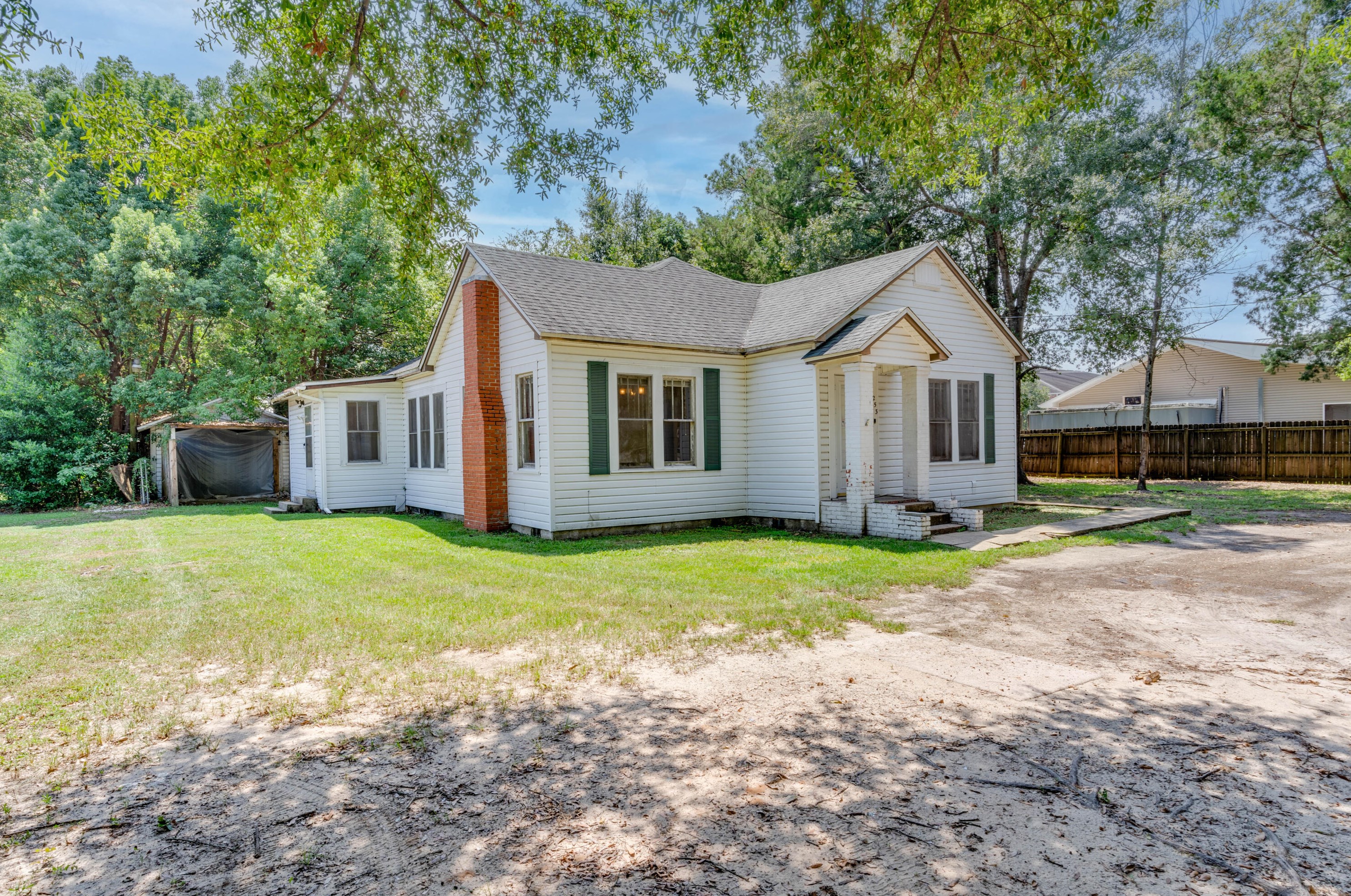 253 E Hickory Ave E, Crestview, FL 32536