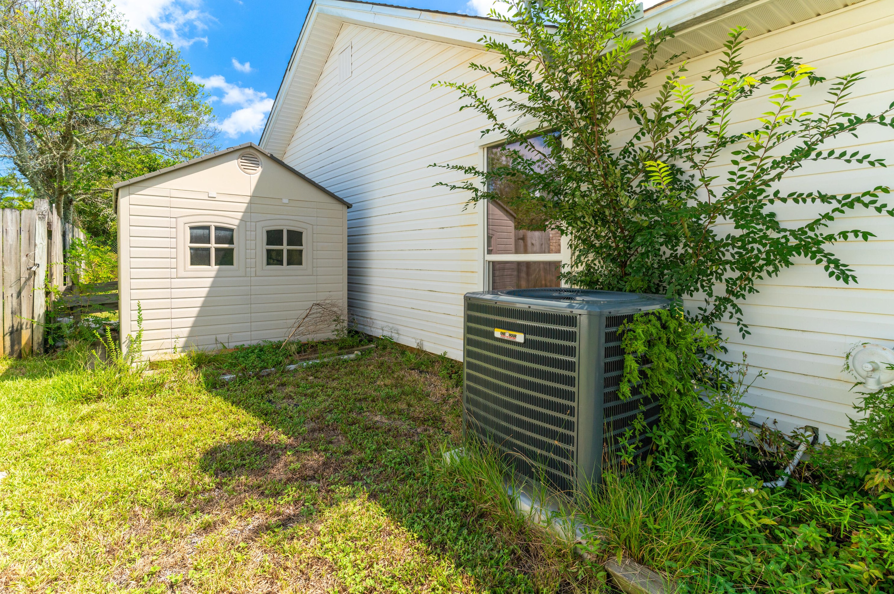 1039 Blvd De Ln Parisienne, Mary Esther FL  32569-2312 exterior