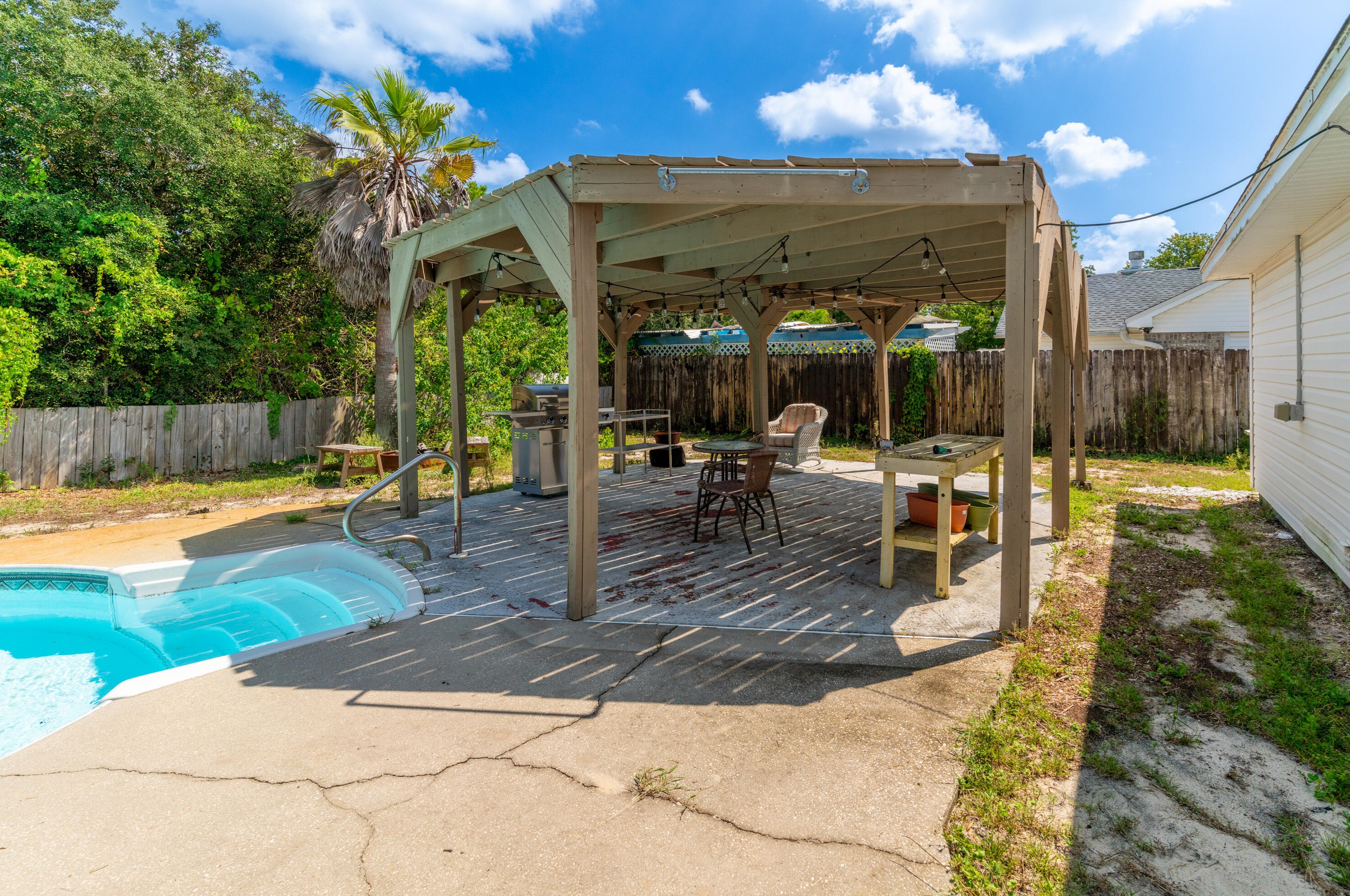 1039 Blvd De Ln Parisienne, Mary Esther FL  32569-2312 exterior