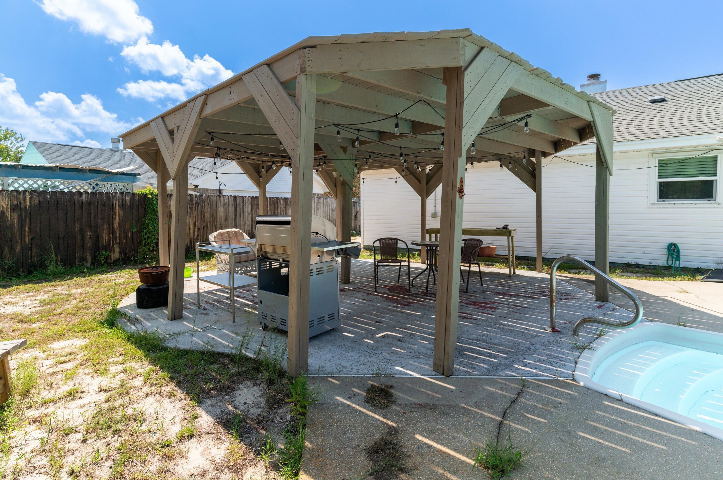 1039 Blvd De Ln Parisienne, Mary Esther FL  32569-2312 exterior