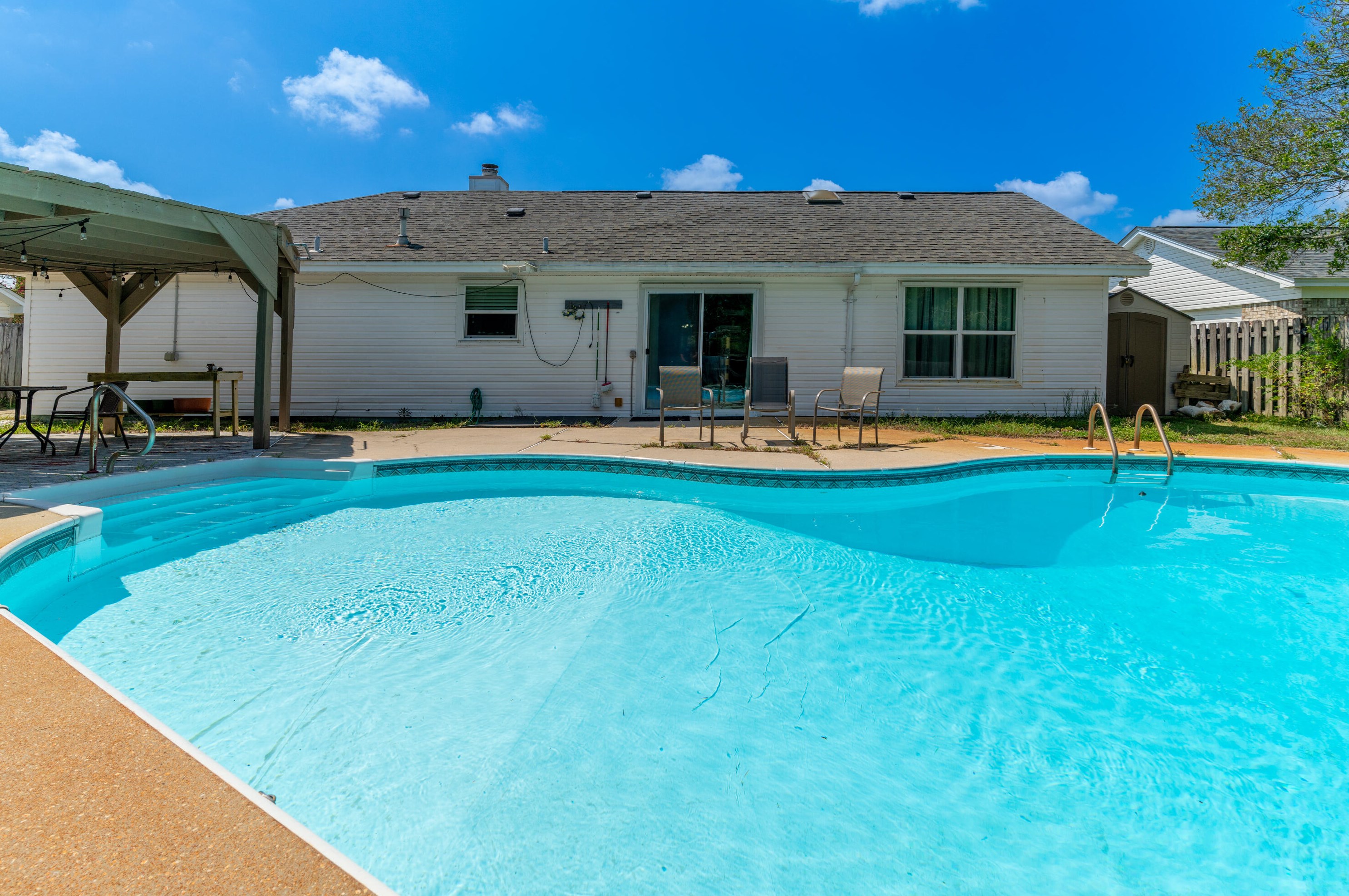 1039 Blvd De Ln Parisienne, Mary Esther FL  32569-2312 exterior