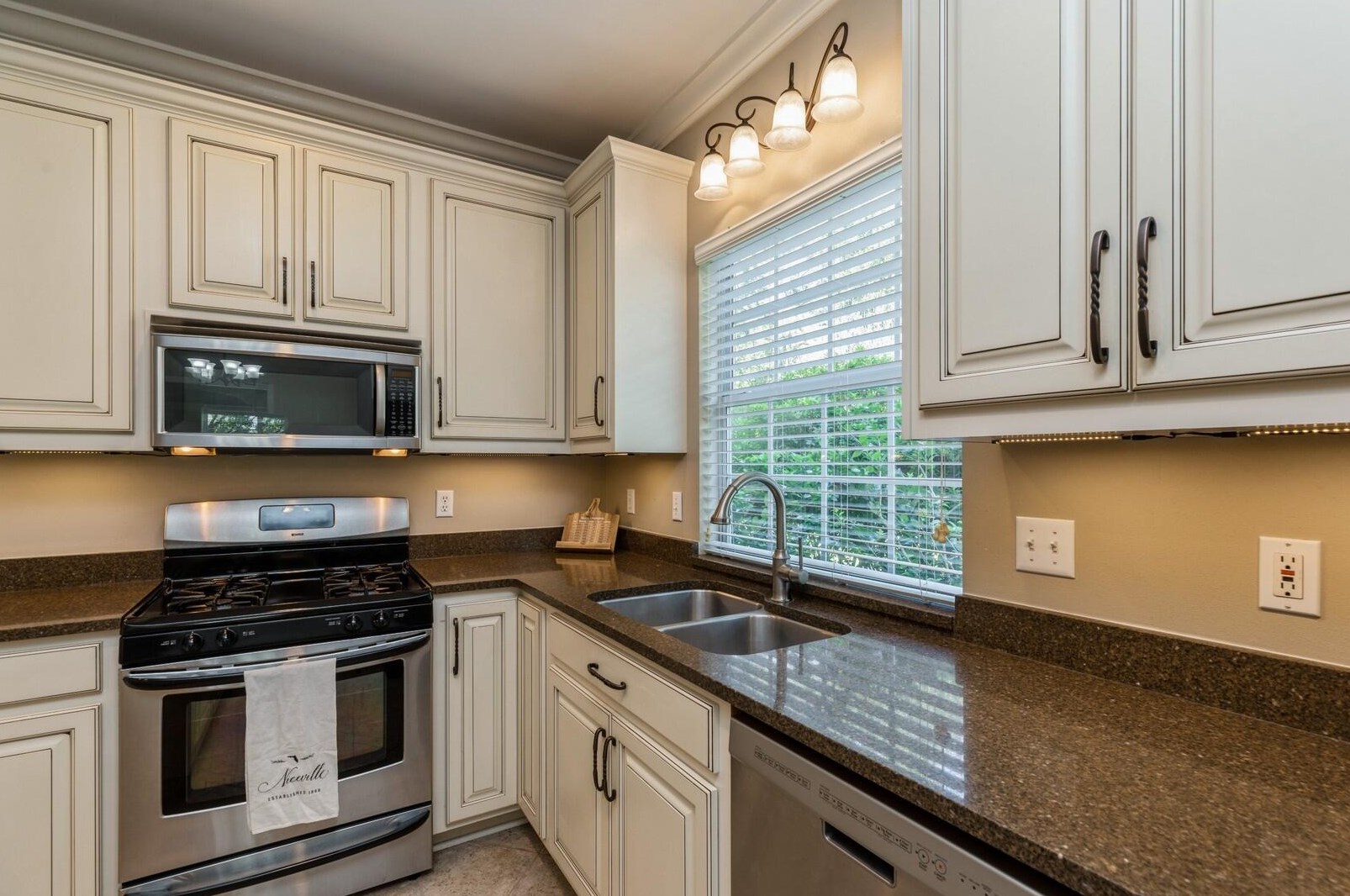 139 Baywind Dr, Niceville FL  32578-4801 exterior