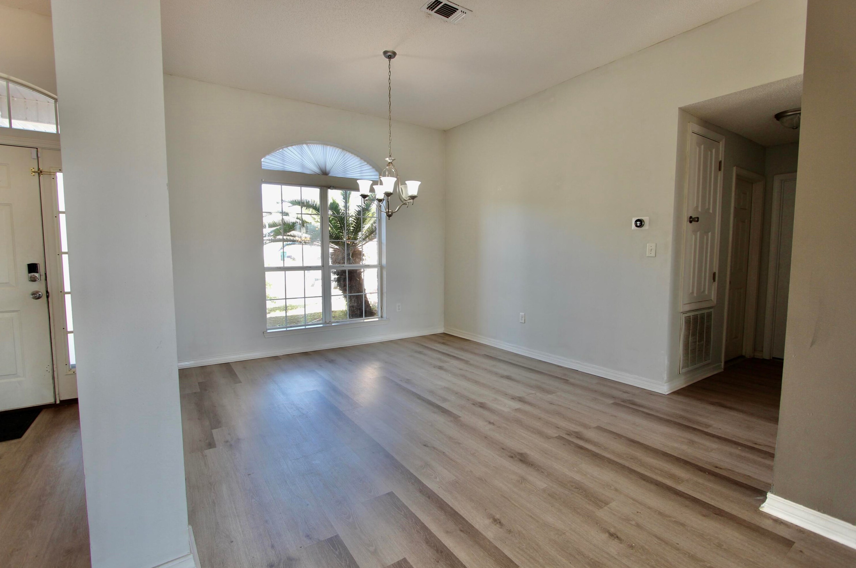 5624 Brook Dr, Crestview FL  32539-9074 exterior