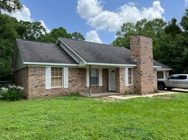 305 Hudson Dr, Crestview FL  32539-8305 exterior