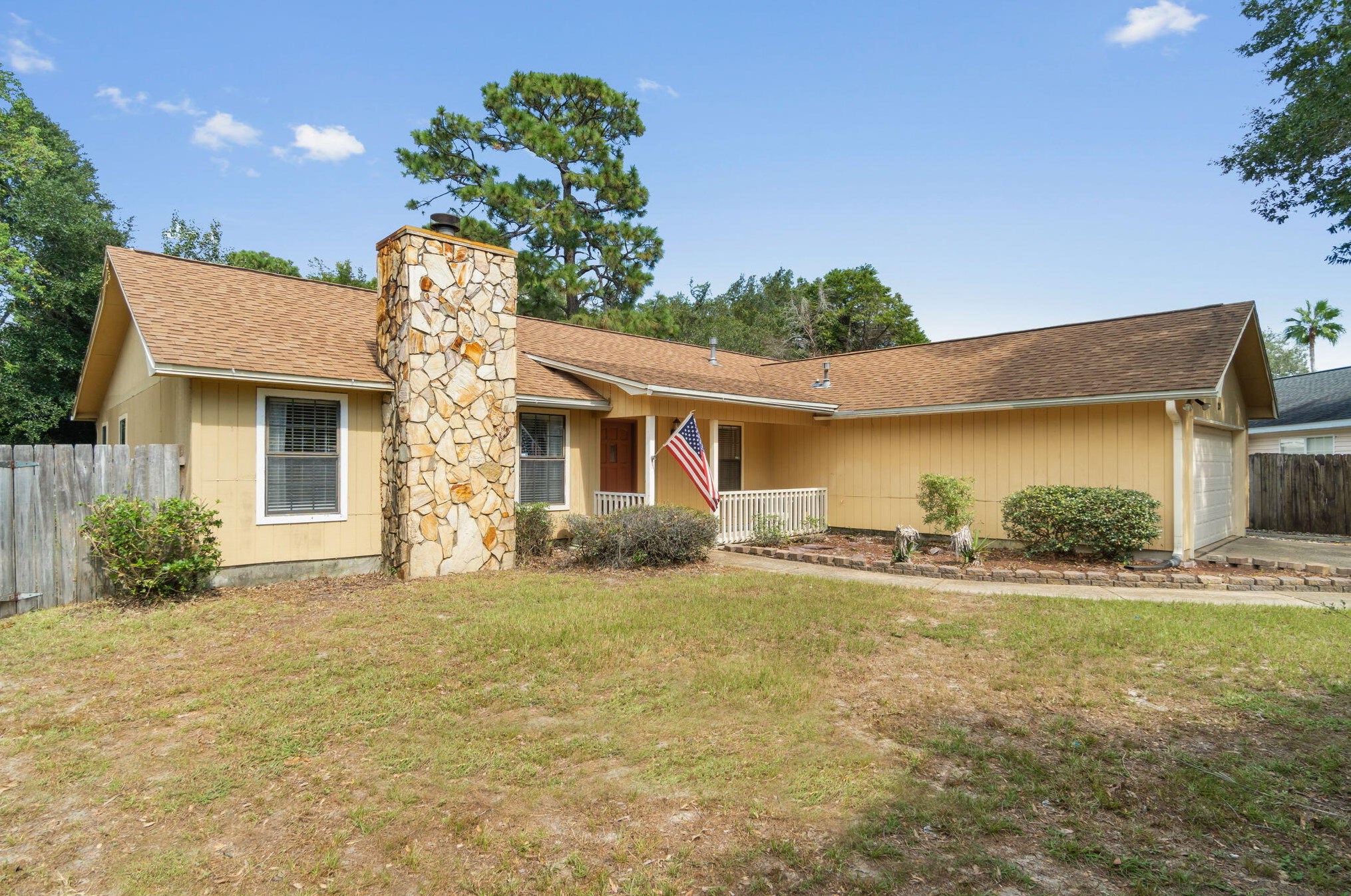 124 Meadow Woods Ln, Niceville, FL 32578-3912