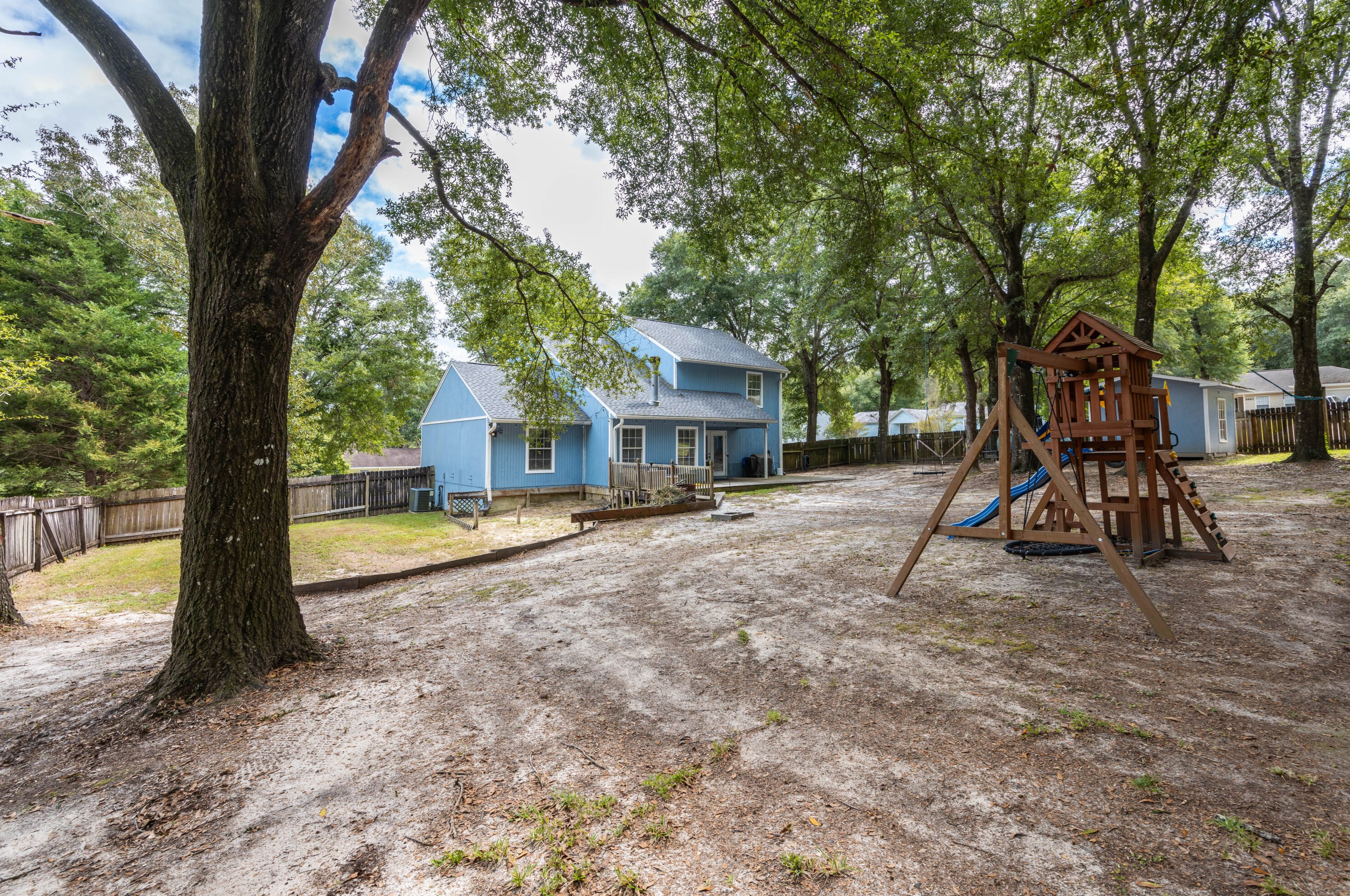 5928 Creekside Cir, Crestview FL  32536-9398 exterior