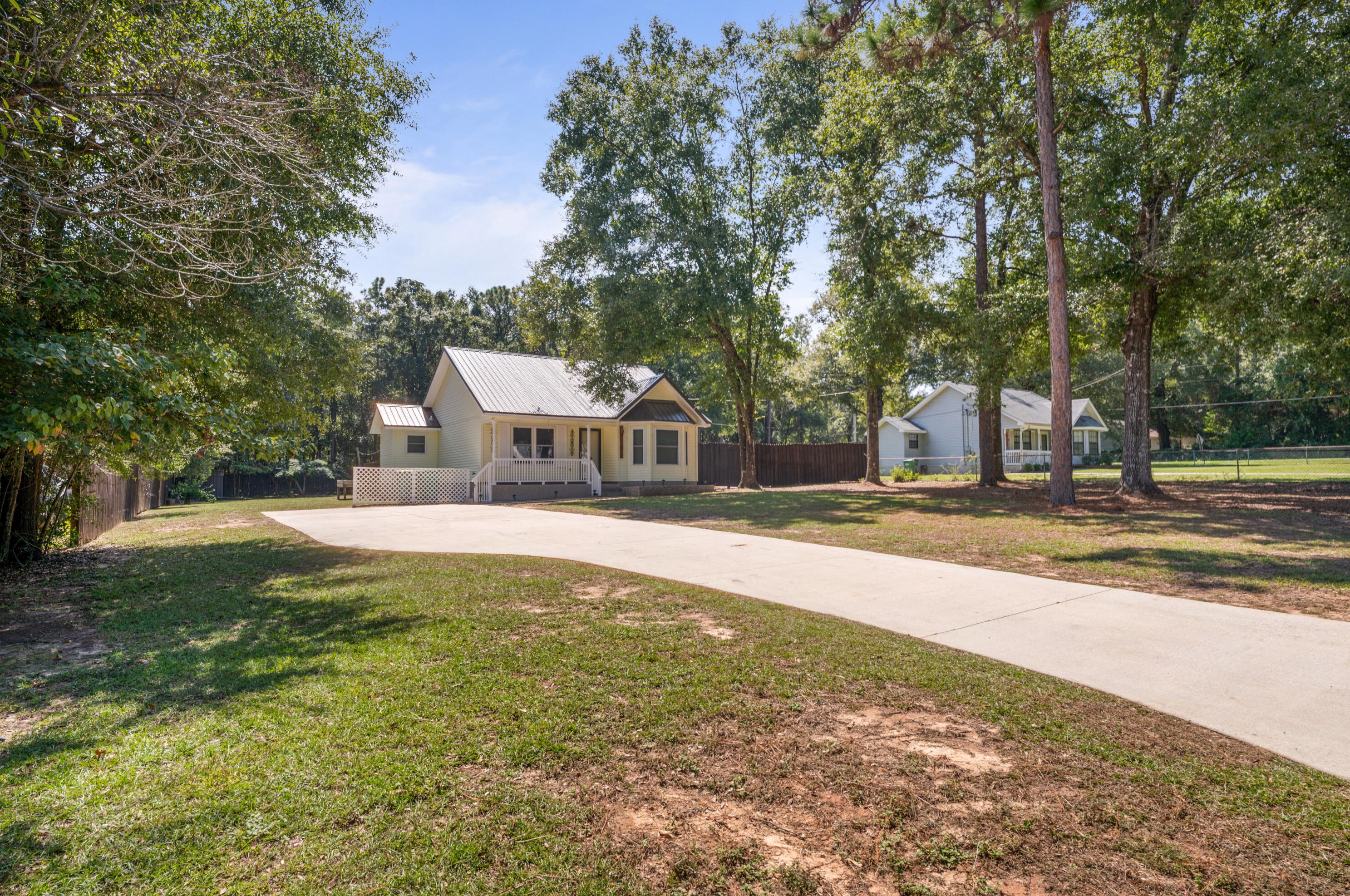 2448 Starmount Dr, Crestview, FL 32536-3601