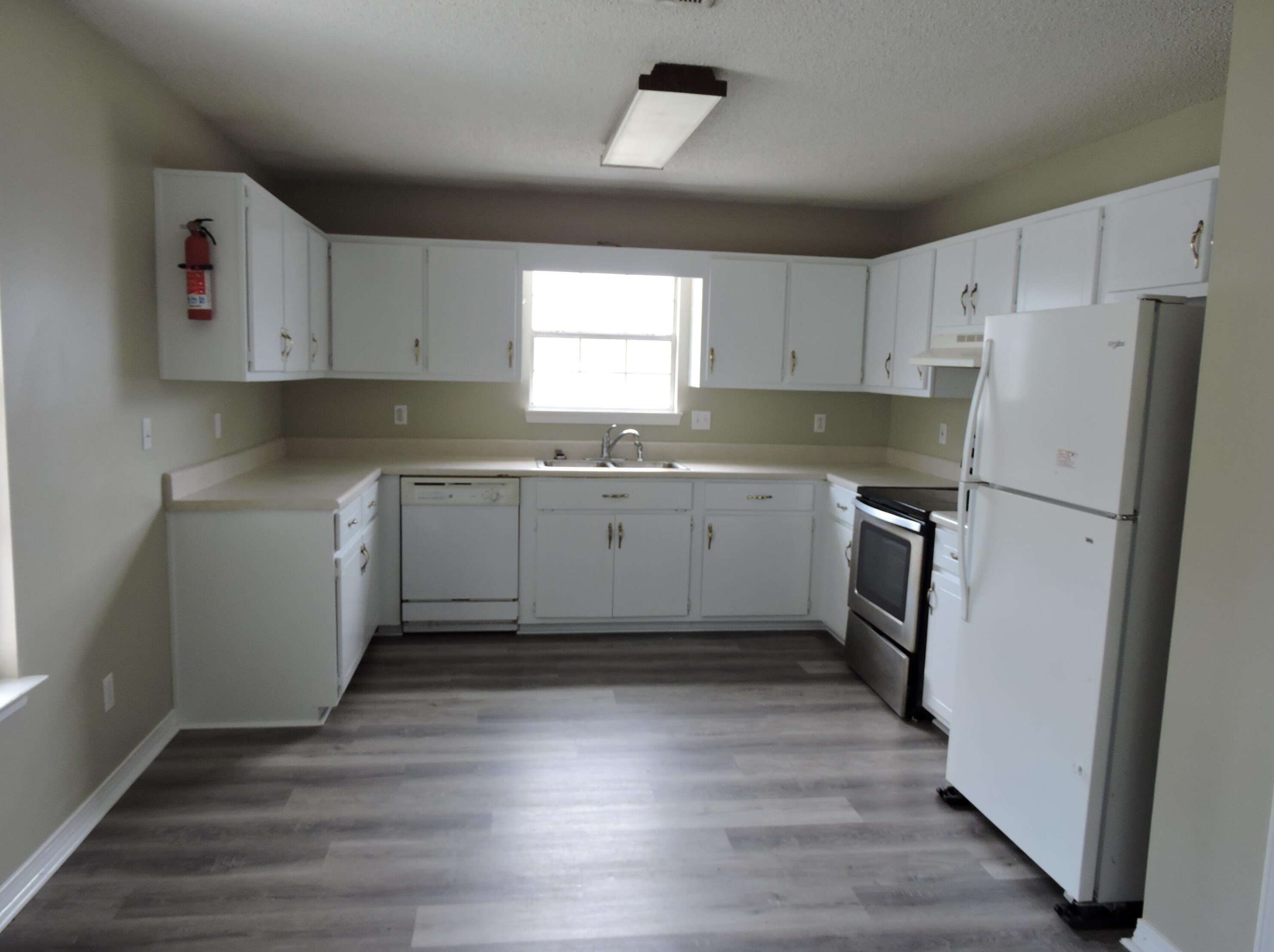 421 Apple Dr, Crestview FL  32536-9241 exterior