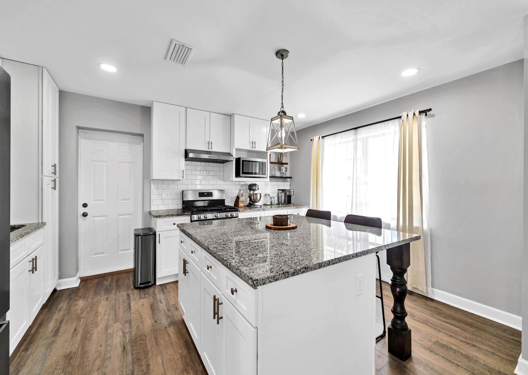 271 Destin Dr, Mary Esther, FL 32569