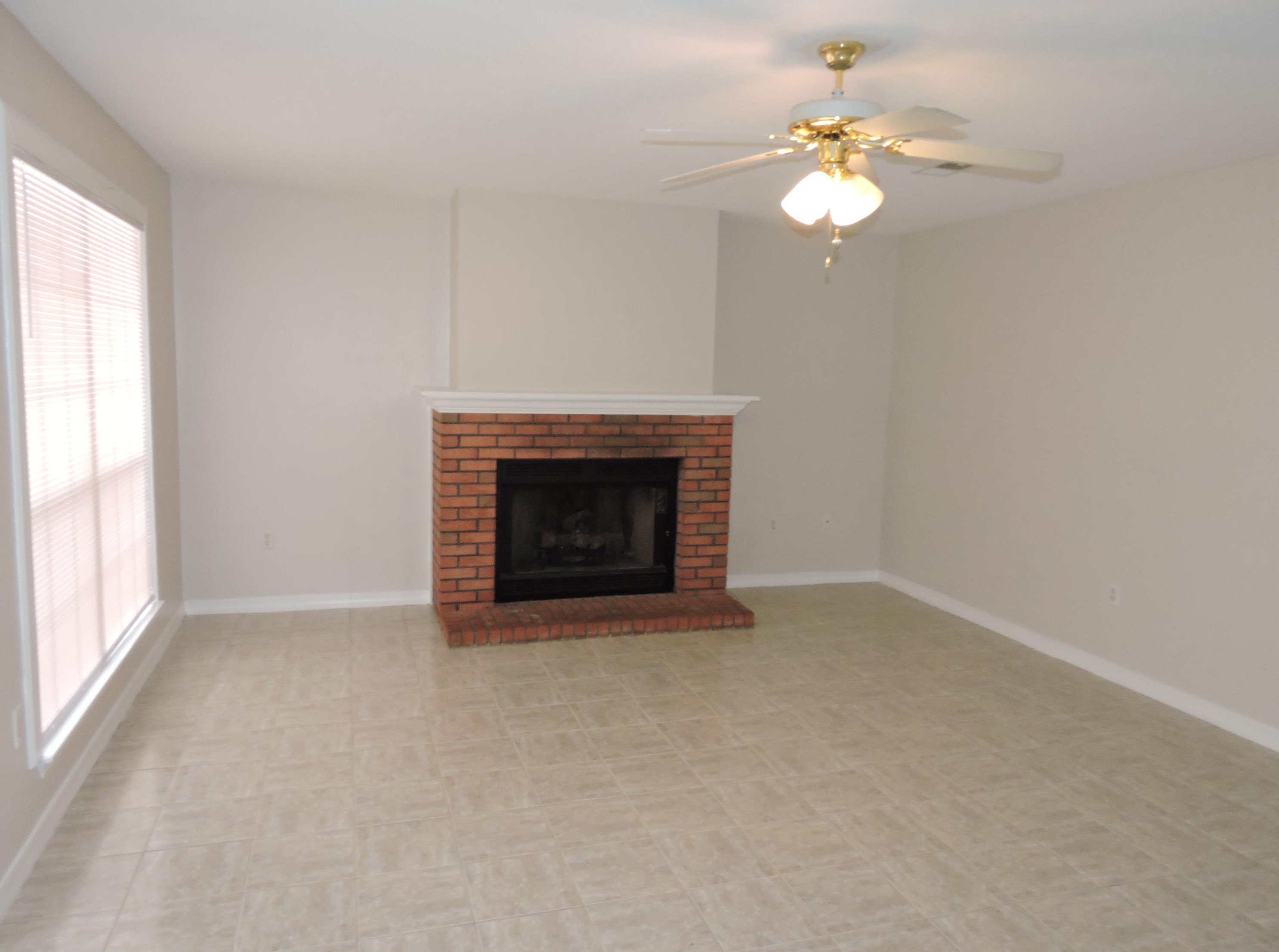 208 Secretariat Dr, Crestview, FL 32539