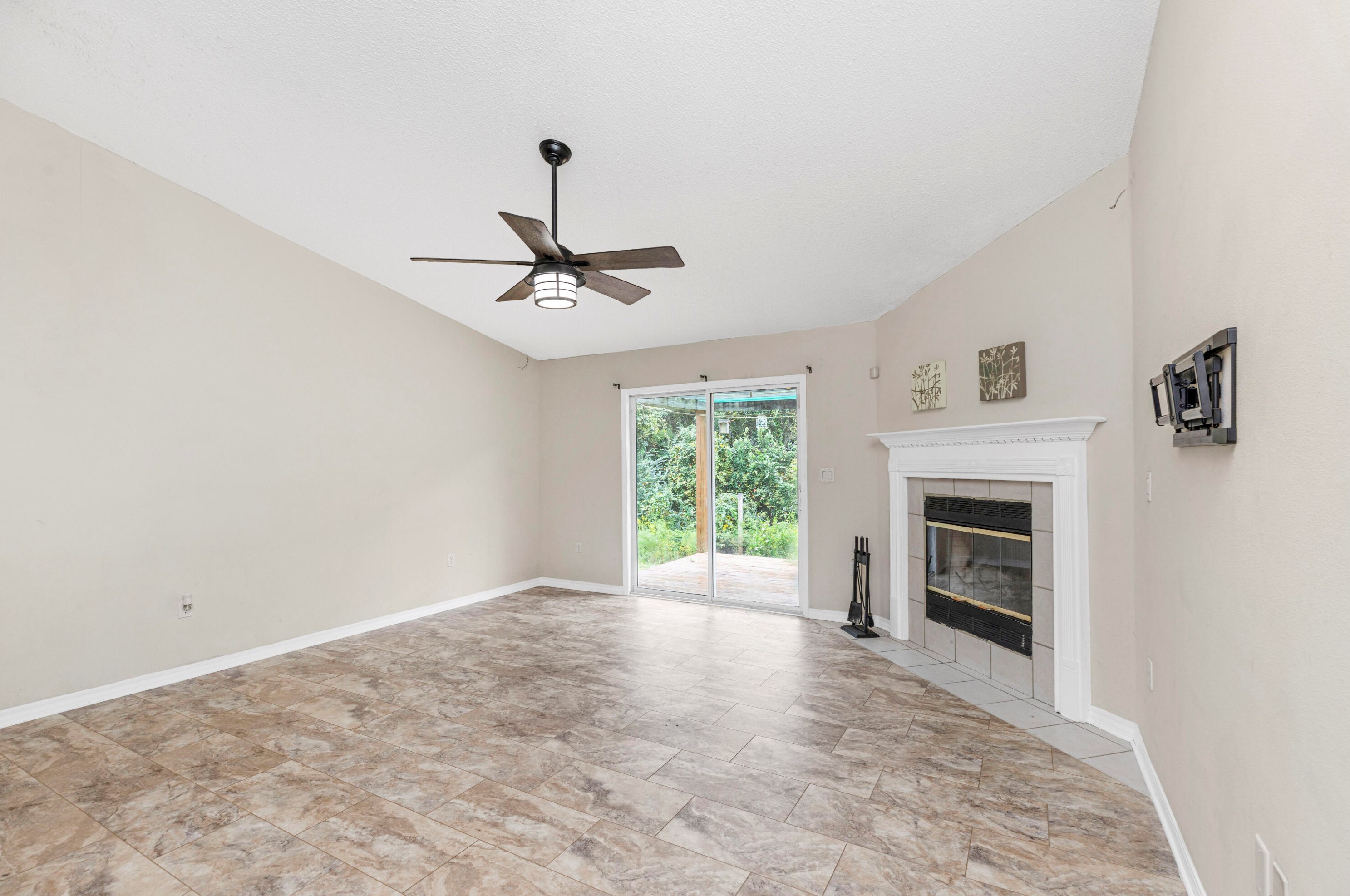 256 Limestone Cir, Crestview FL  32539-5794 exterior