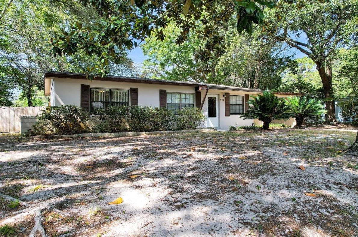 651 Stonehenge Dr, Mary Esther, FL 32569-1747