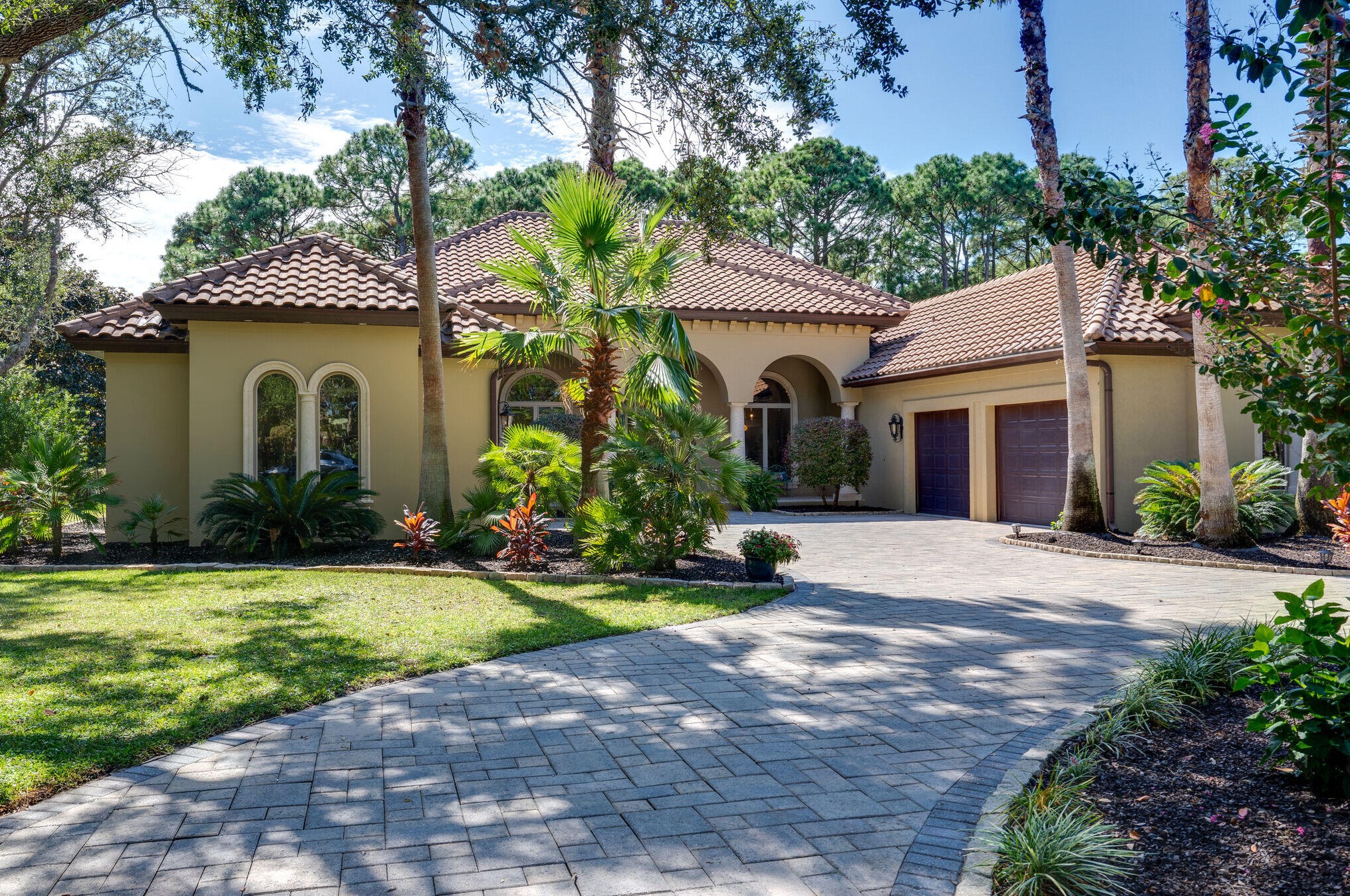 428 Captains Cir, Destin, FL 32541-5304