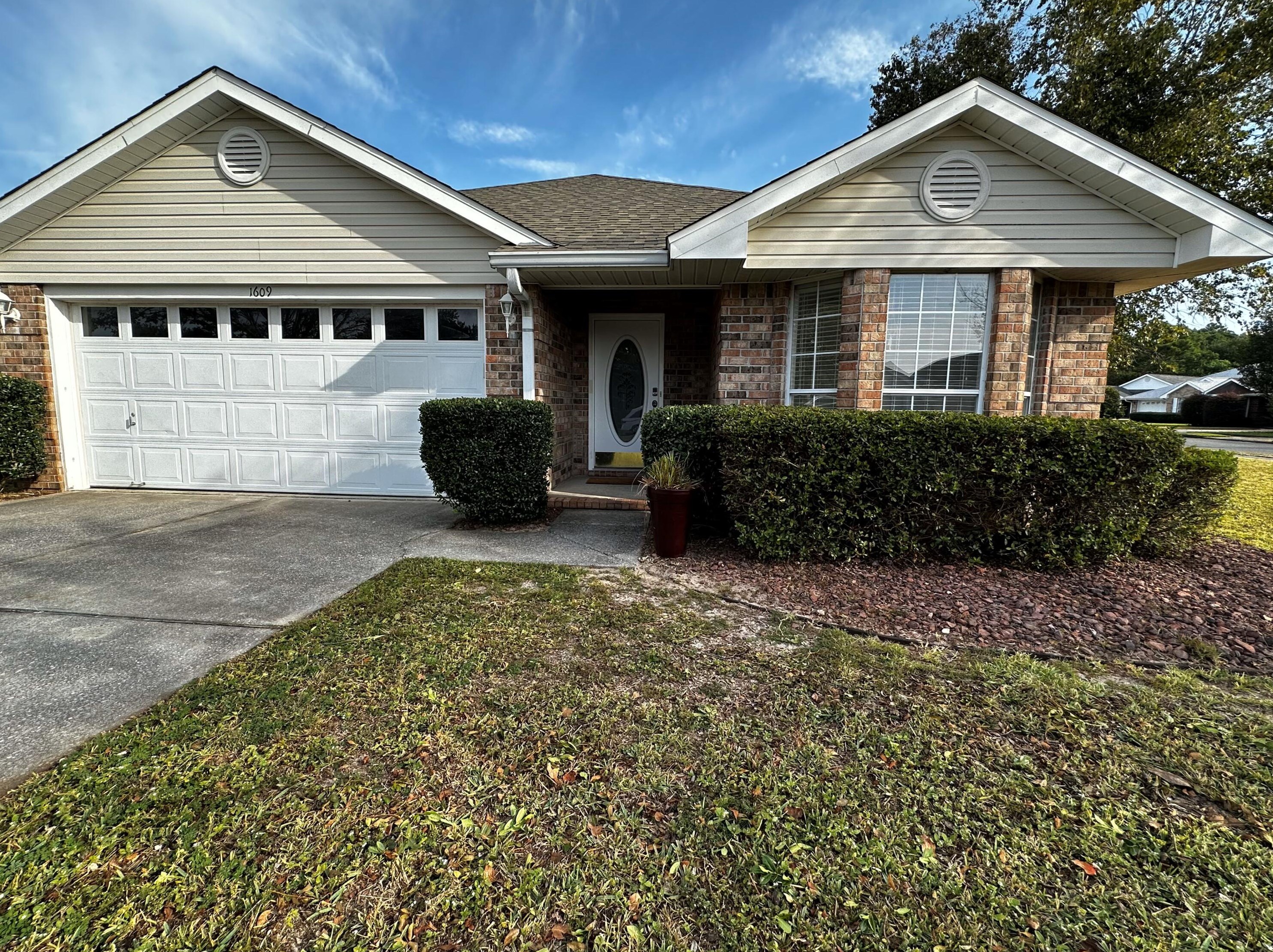 1609 Sutton Pl, Fort Walton Beach, FL 32547-4961