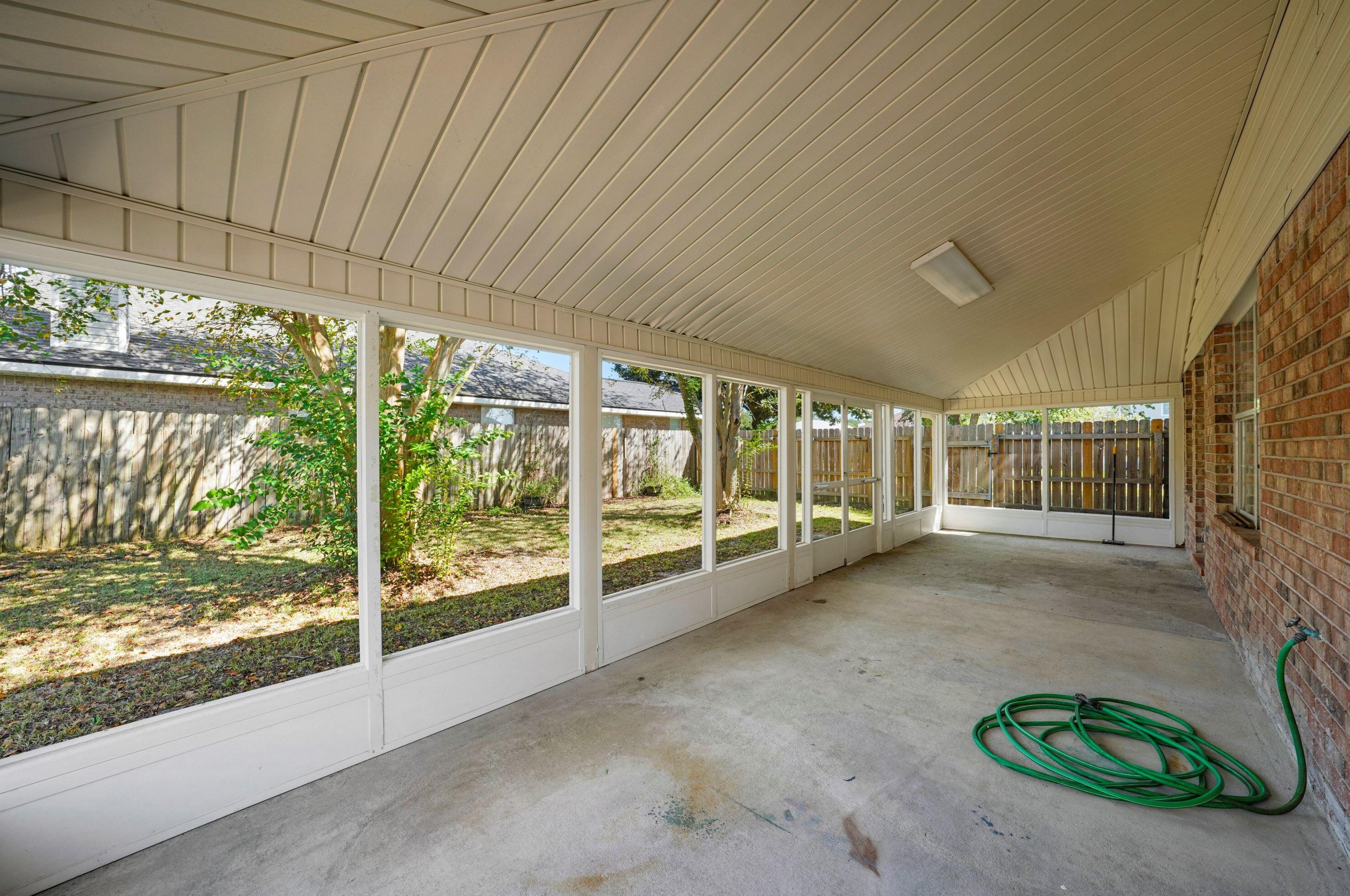 1609 Sutton Pl, Fort Walton Beach FL  32547-4961 exterior