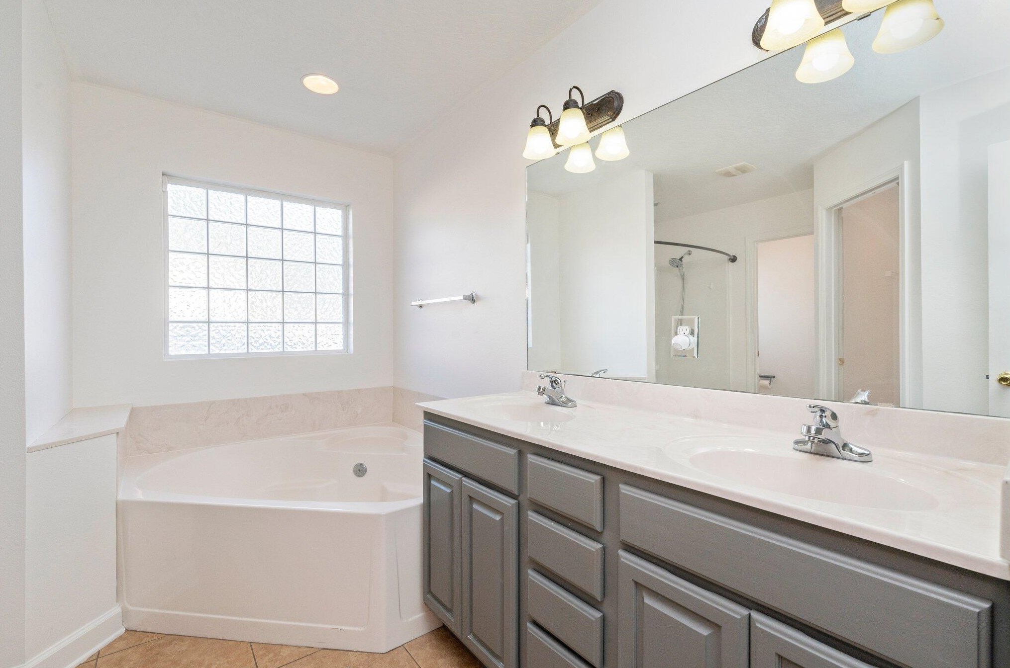 215 Stephen Ave, Mary Esther FL  32569-1345 exterior
