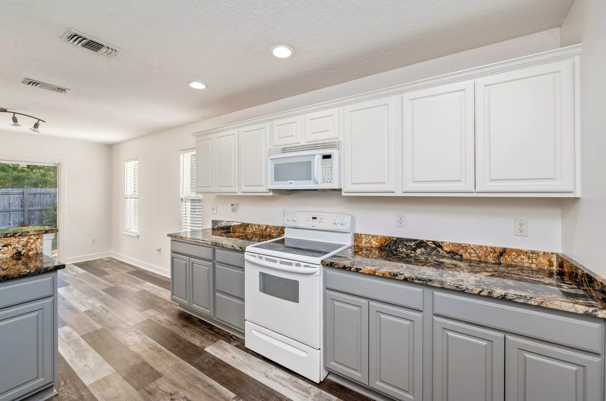 215 Stephen Ave, Mary Esther FL  32569-1345 exterior