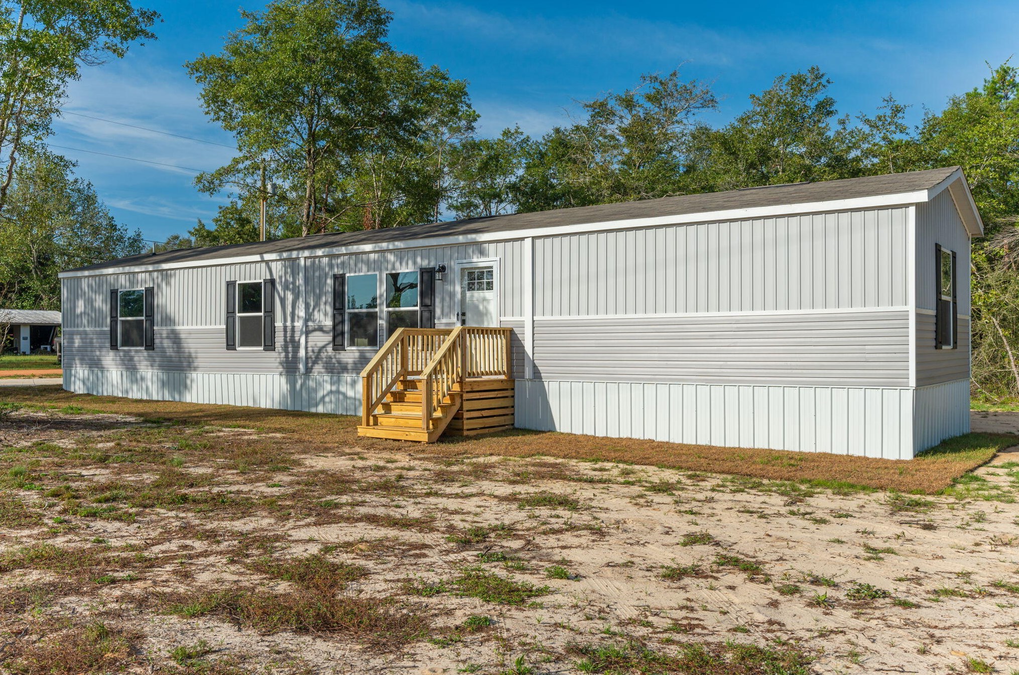 24 W Oleander Ave W, Defuniak Springs, FL 32433