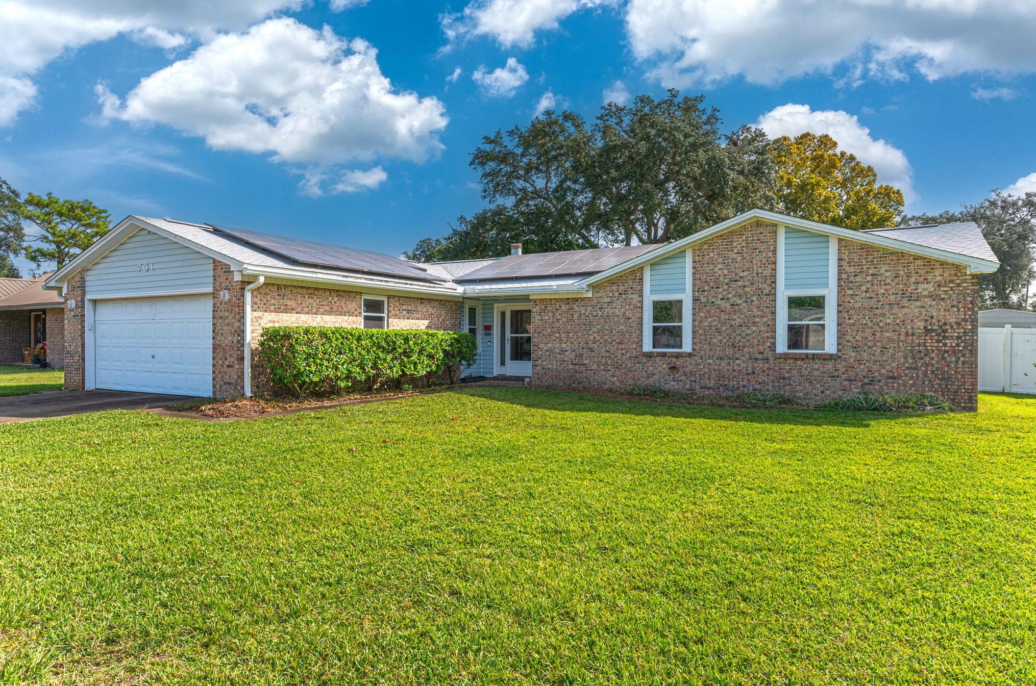 701 Clark Dr, Fort Walton Beach, FL 32547-2923