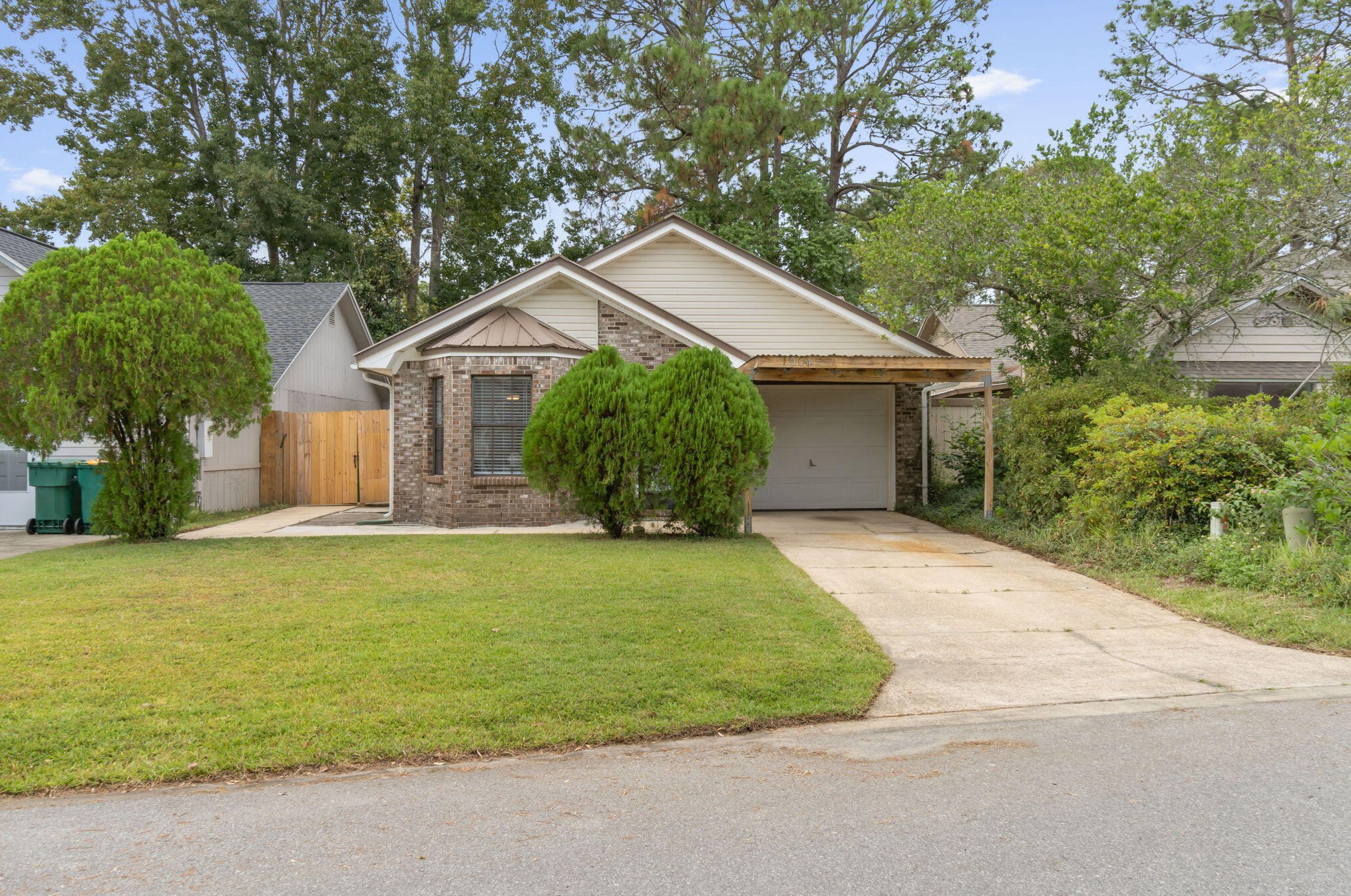 1904 Squirrel Path, Fort Walton Beach, FL 32547