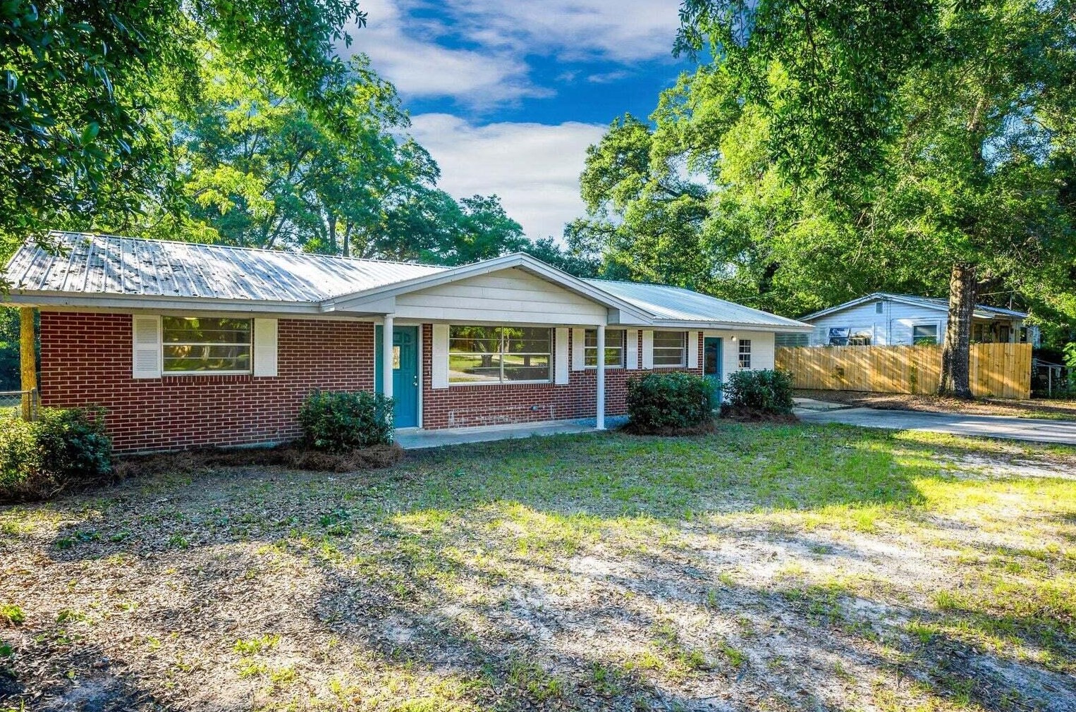 131 Cypress Ln, Defuniak Springs, FL 32435