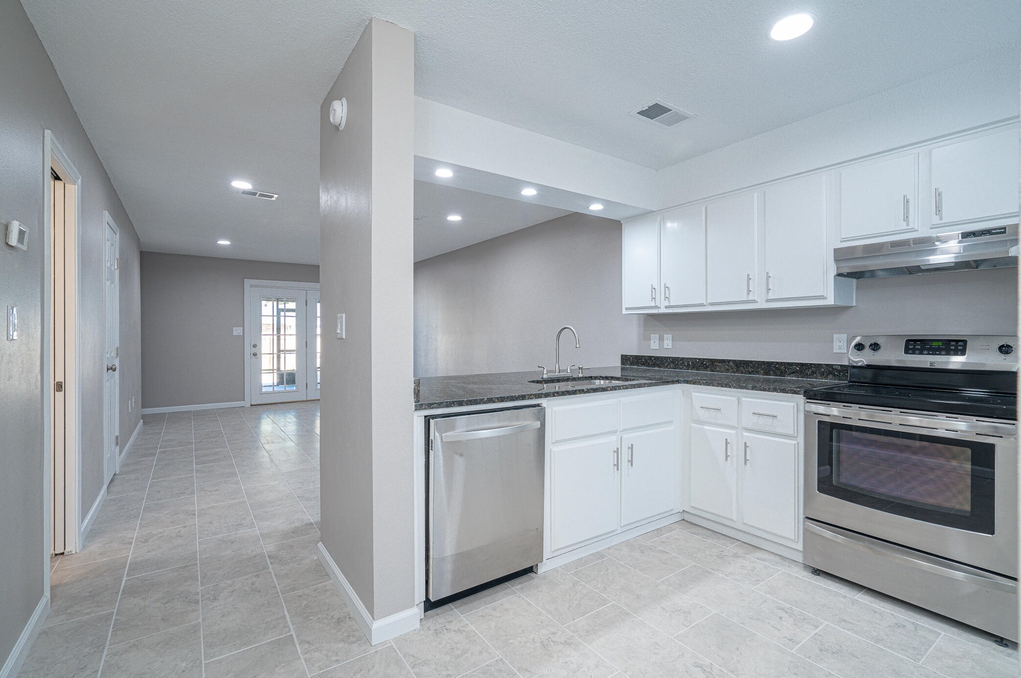 308 Woodrow St, Fort Walton Beach, FL 32547-2210