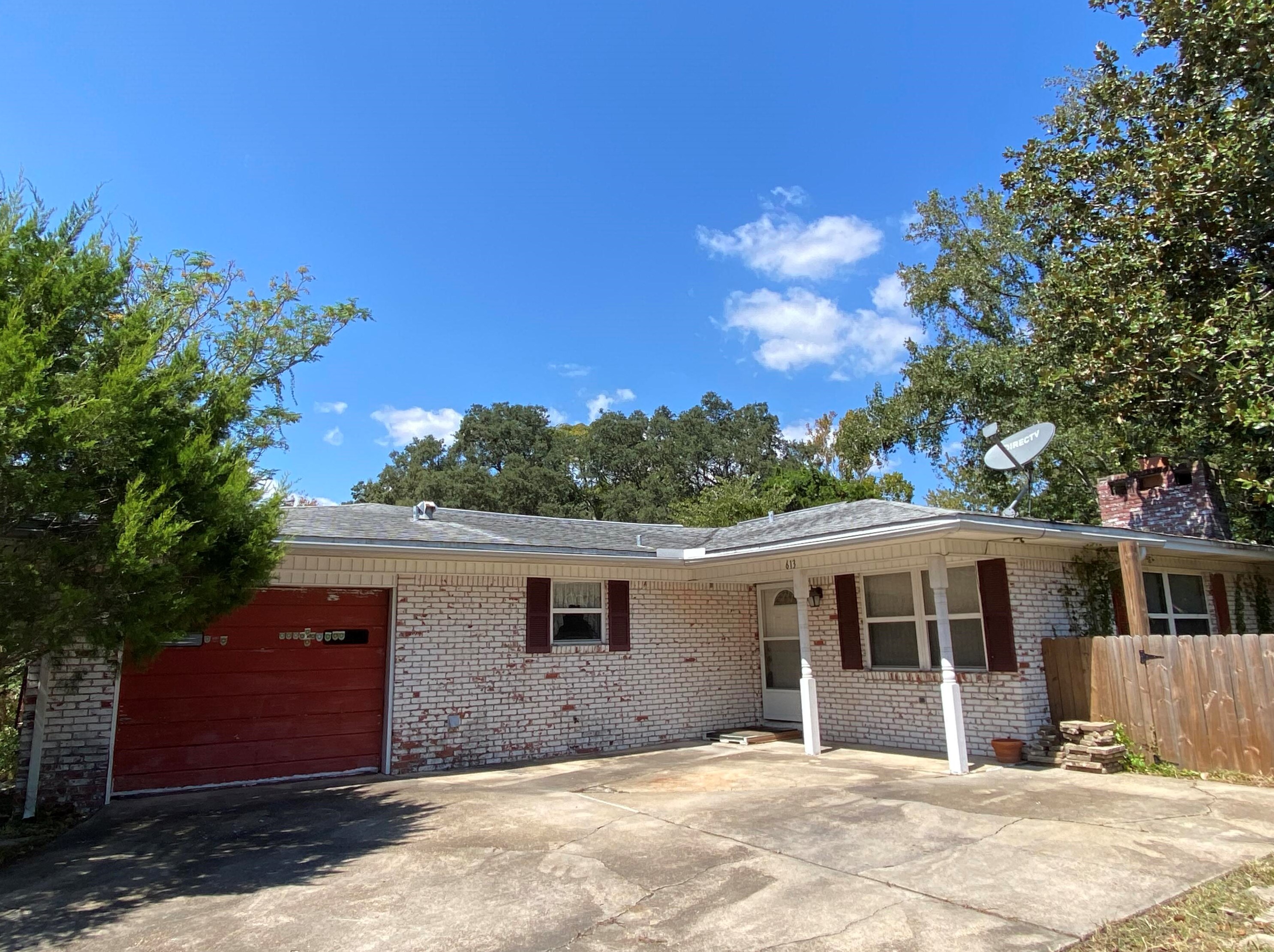 613 Mountain Dr, Destin, FL 32541