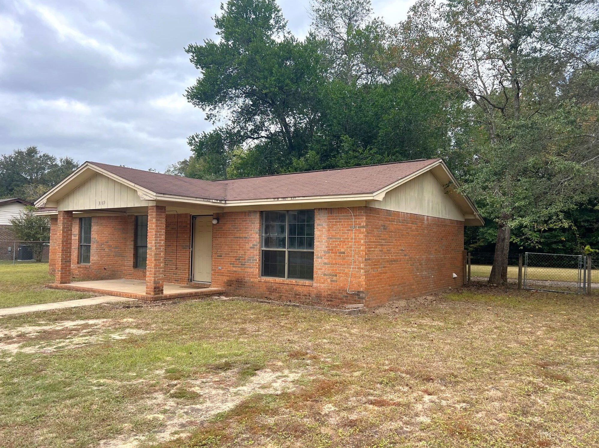 3169 Pinewoods Dr, Crestview, FL 32539-8109