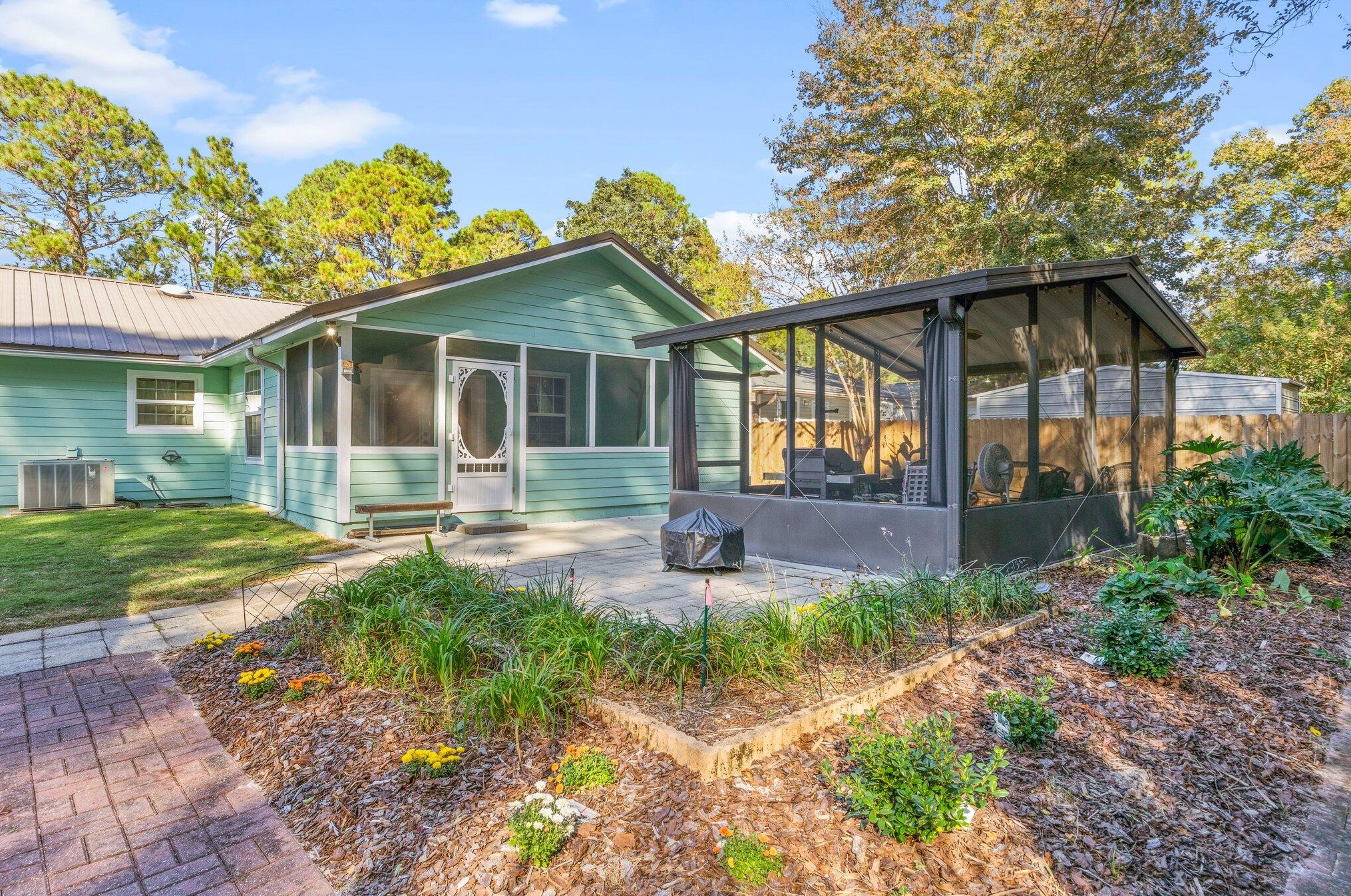 852 Meadow Ln, Fort Walton Beach FL  32547-1015 exterior