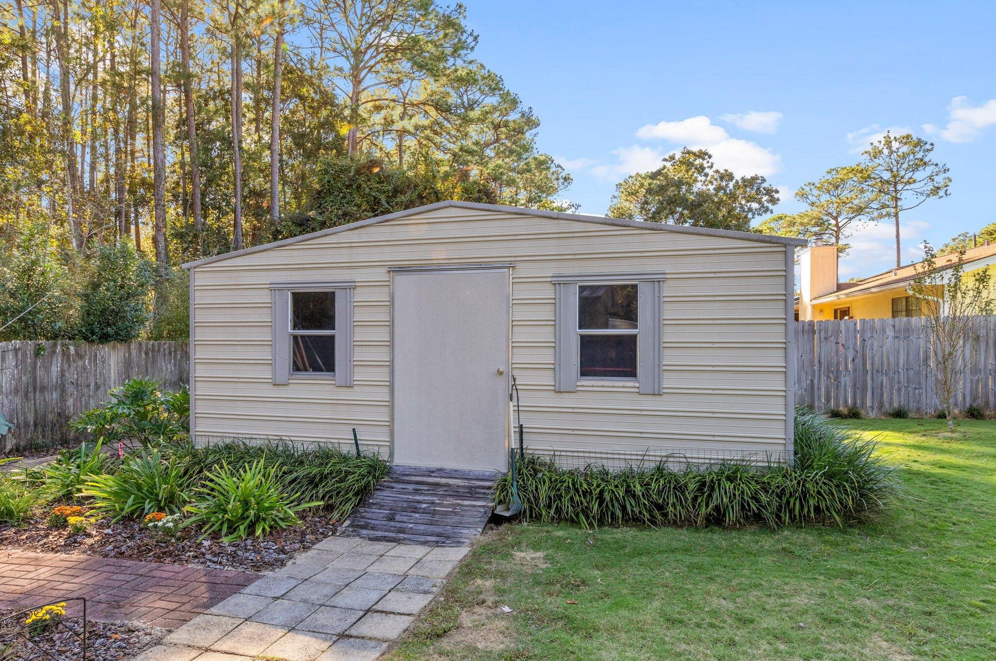 852 Meadow Ln, Fort Walton Beach FL  32547-1015 exterior