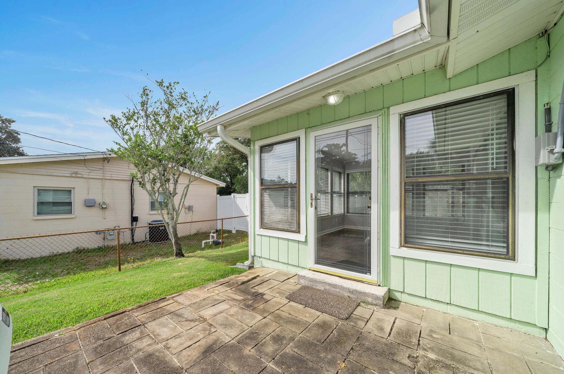 30 Hemlock Dr, Fort Walton Beach FL  32548-4716 exterior